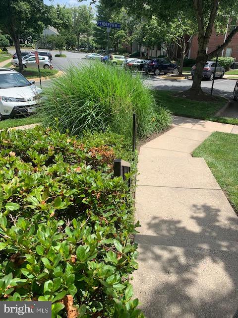 PENDERBROOK SQUARE CONDOMINIUMS - Residential Lease