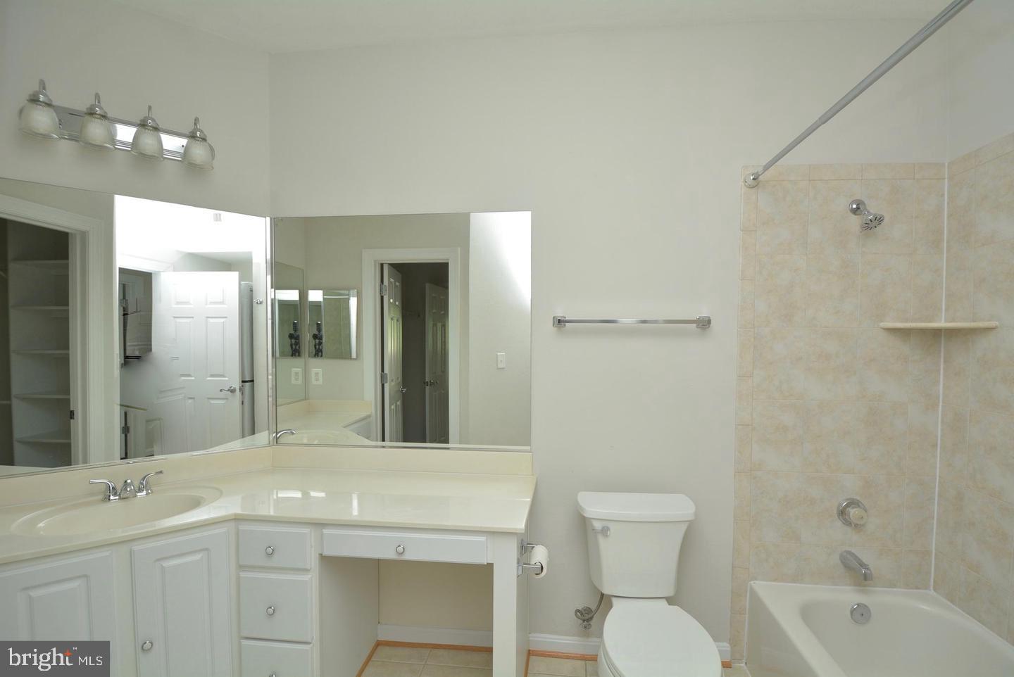 PENDERBROOK SQUARE CONDOMINIUMS - Residential Lease