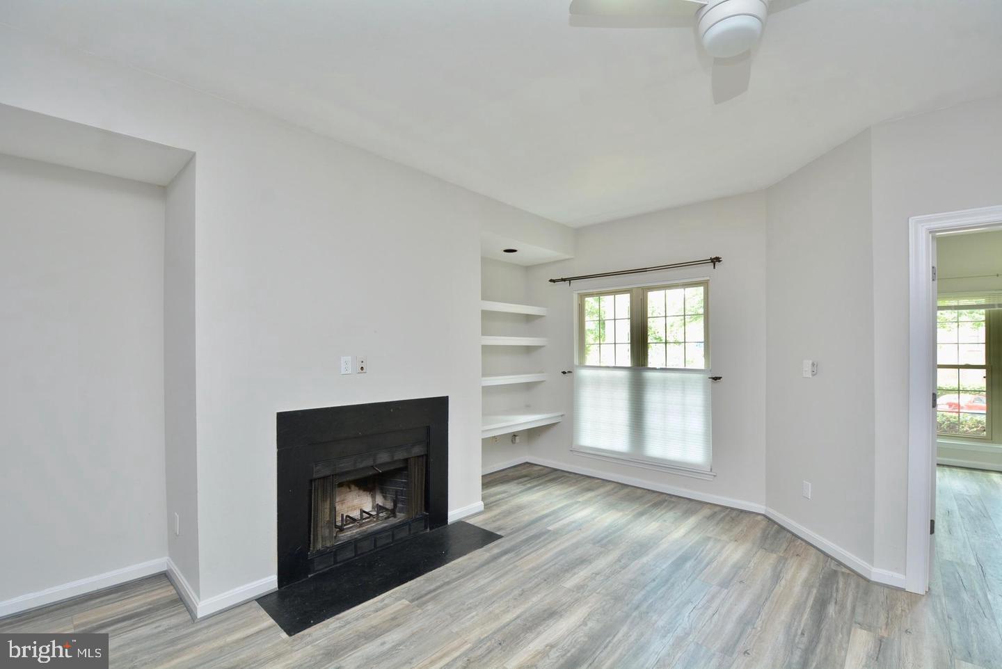 PENDERBROOK SQUARE CONDOMINIUMS - Residential Lease