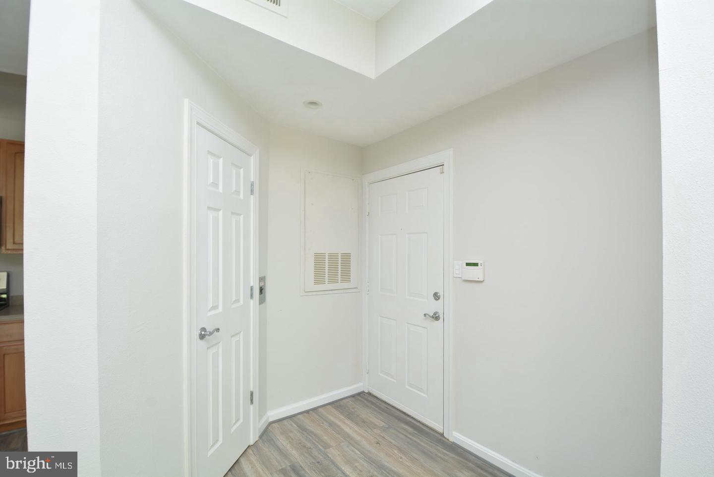 PENDERBROOK SQUARE CONDOMINIUMS - Residential Lease