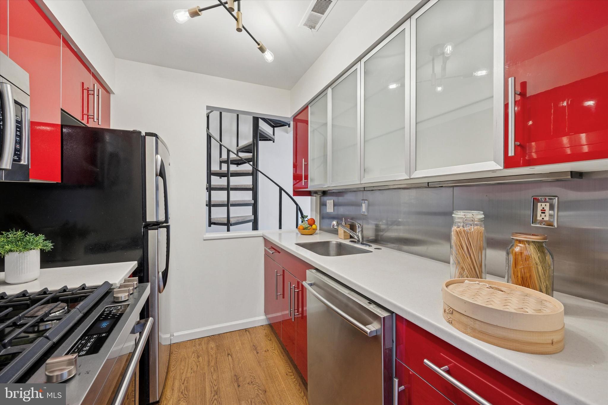 WASHINGTON SQ WEST - Residential