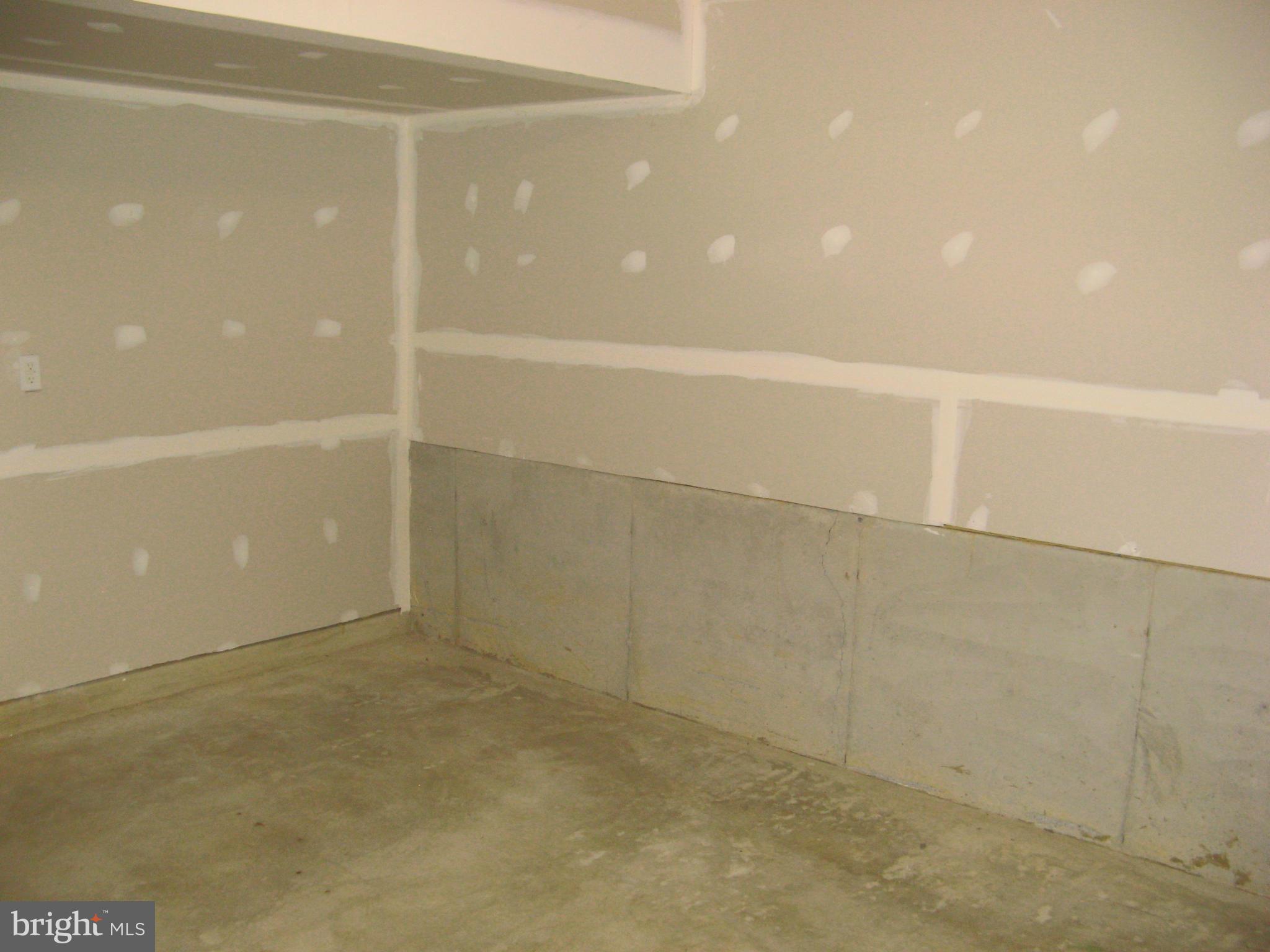 BROOKLAND MANOR - Residential Lease