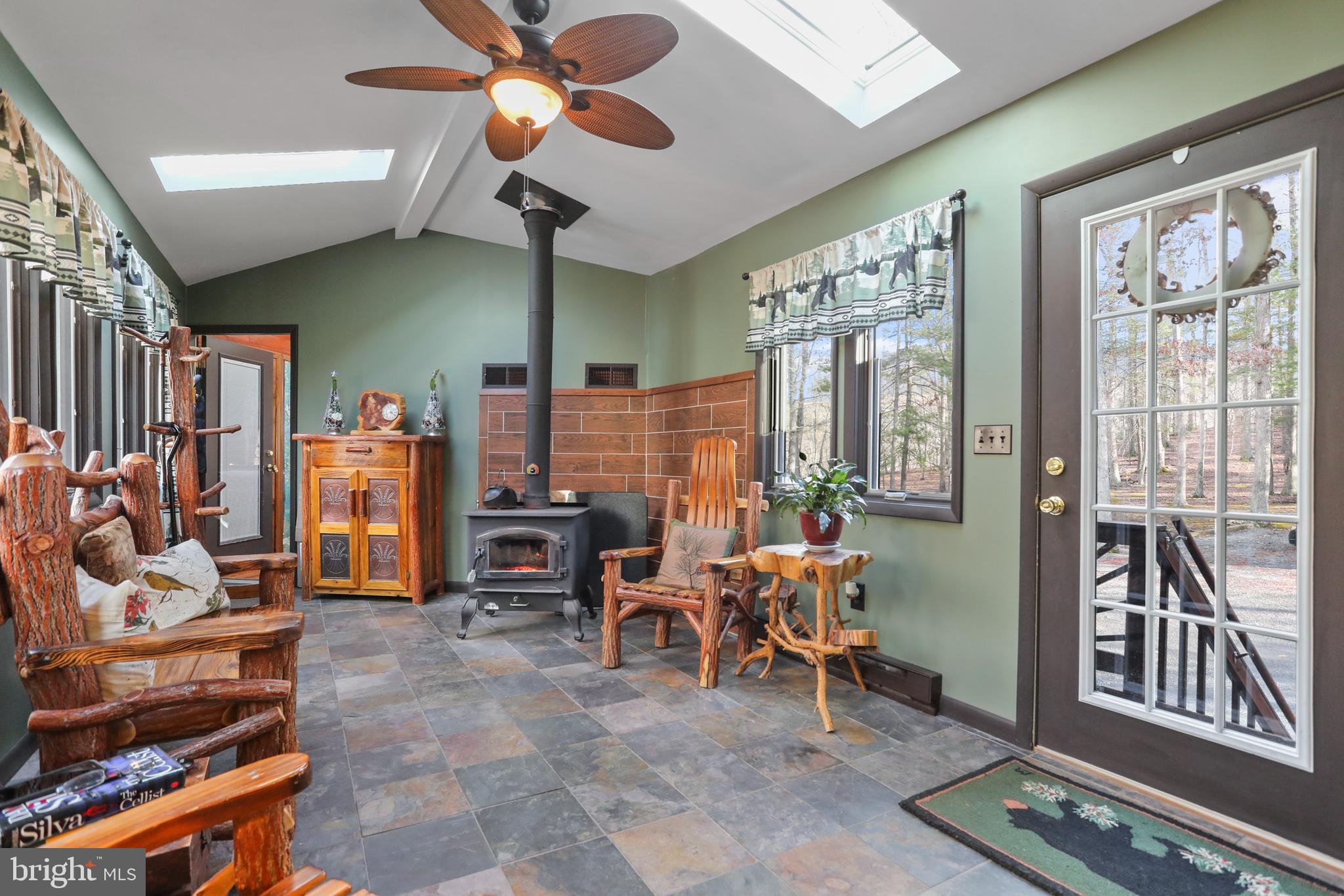 RIVER RIDGE - Residential