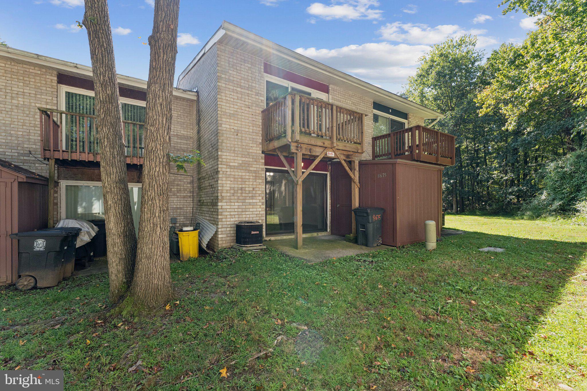 FOUR SEASONS - Residential