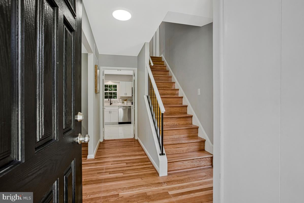 1224 PLEASANT VALLEY DRIVE