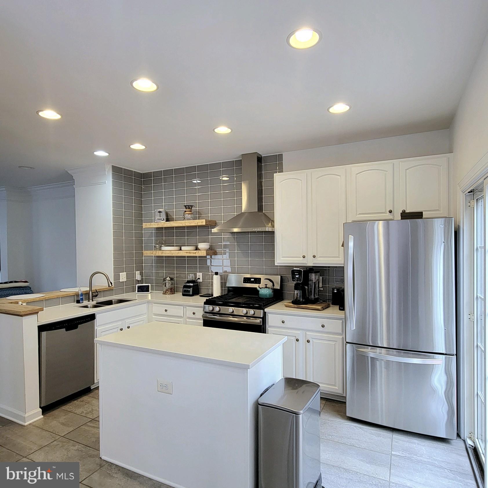 RIDGE TOP TERRACE - Residential