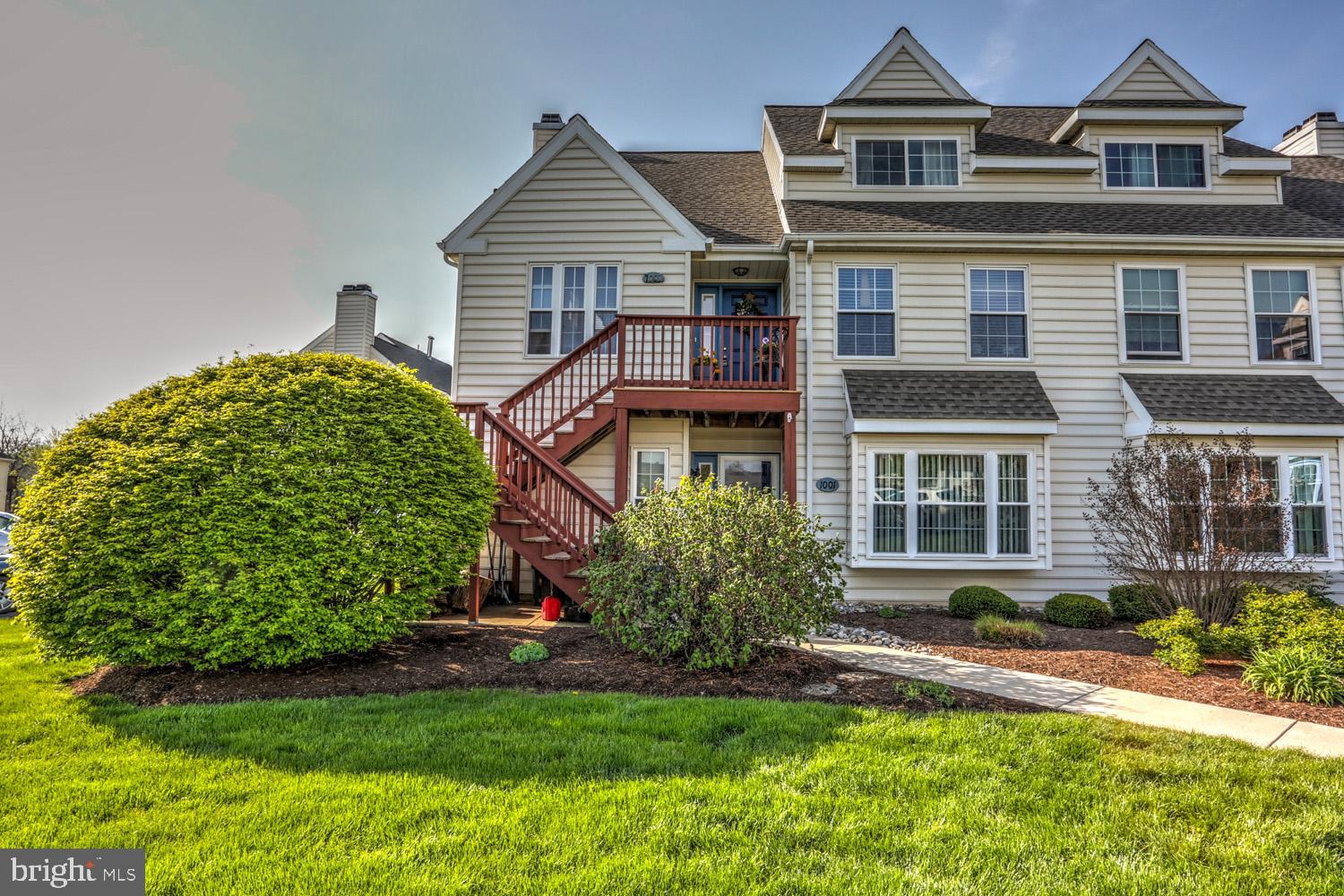 Are you looking for low maintenance living with two bedrooms, an open floor plan, clean & modern finishes, and everything you need? Then welcome home to this condo which is move-in ready, with all the amenities you need plus a community pool, playground, lots of parking, and a private balcony. Schedule your showing today!