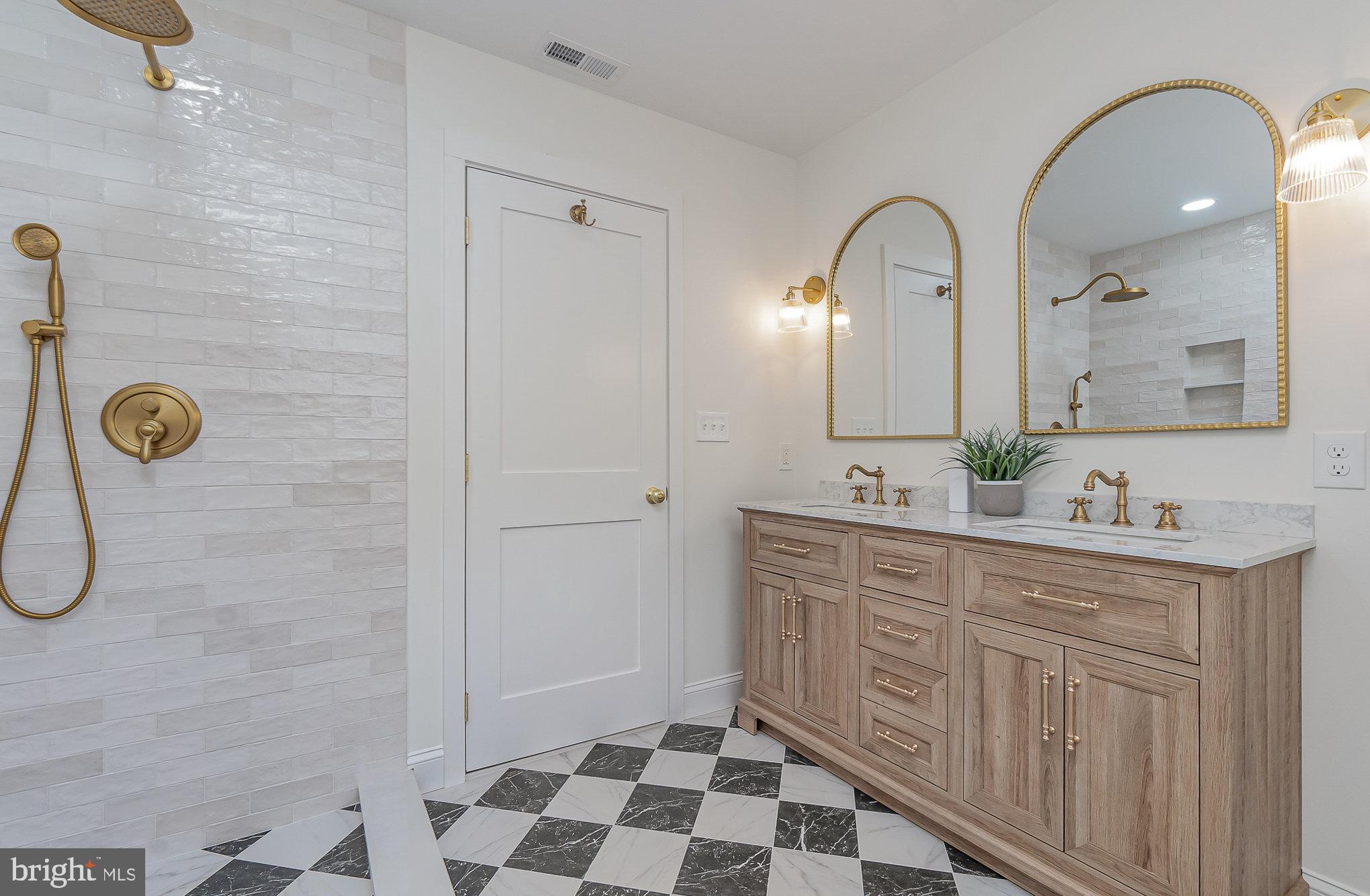 GLEN ARM - Residential