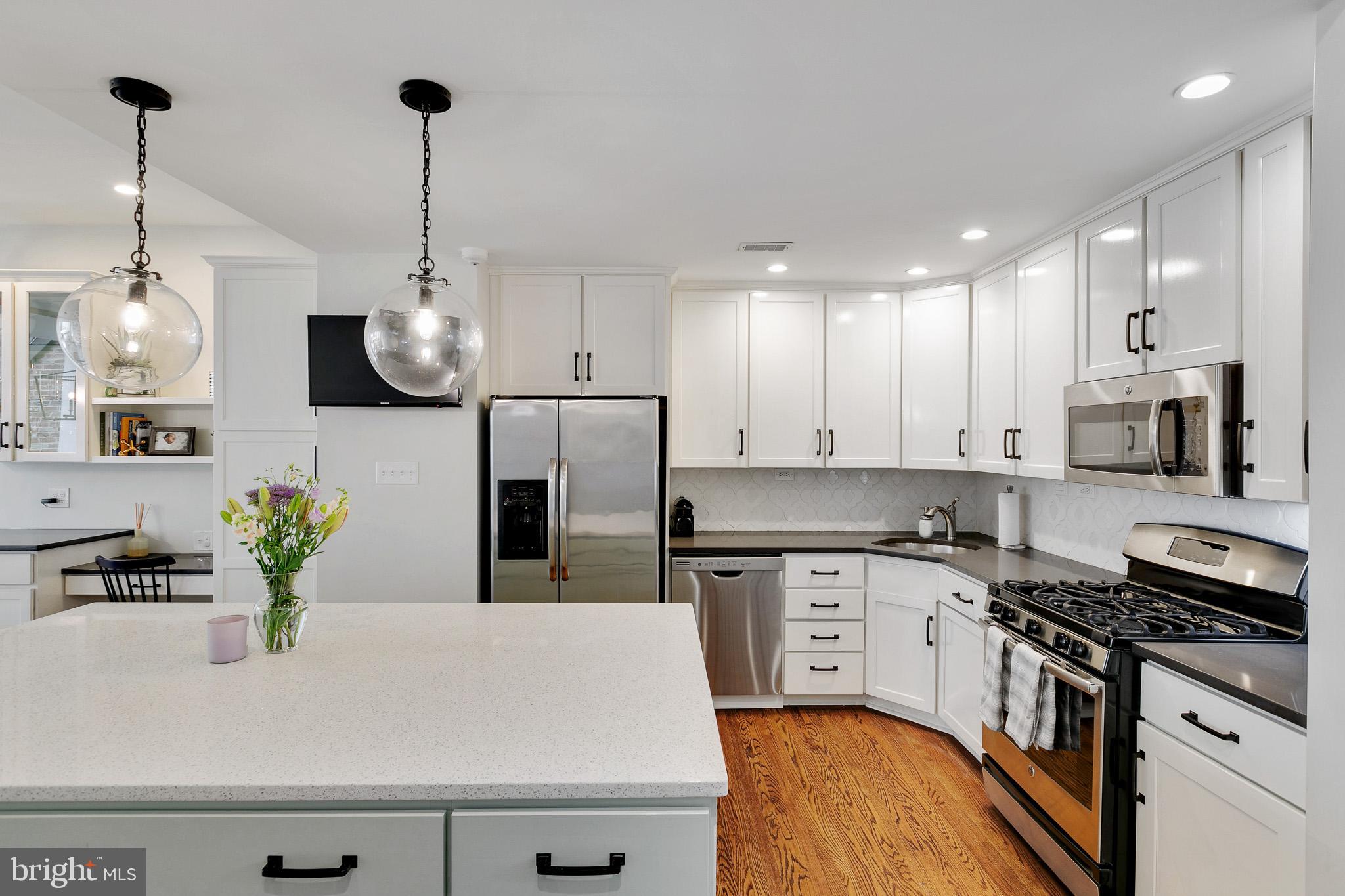 SOCIETY HILL - Residential