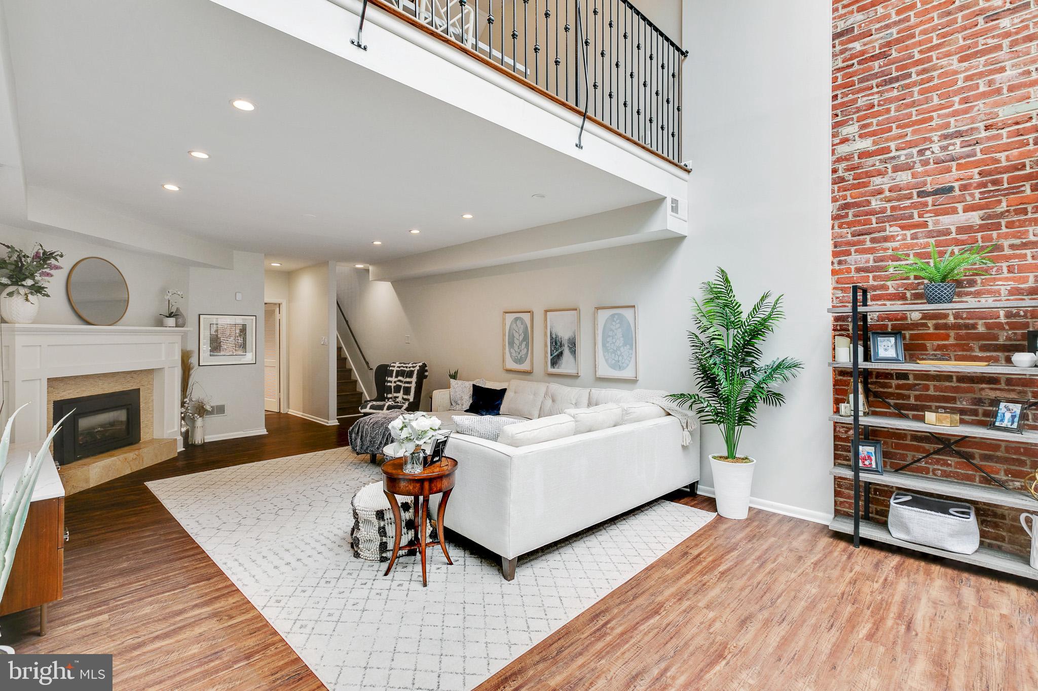 SOCIETY HILL - Residential