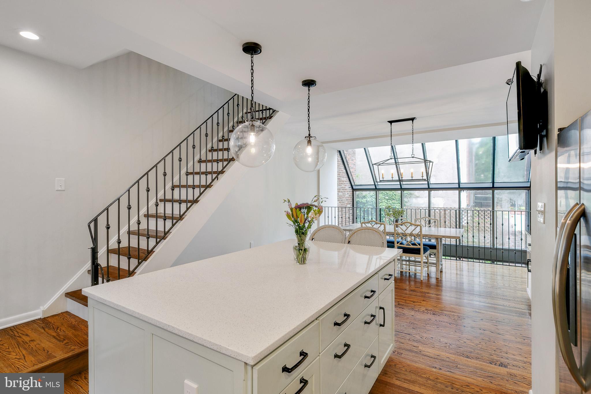 SOCIETY HILL - Residential