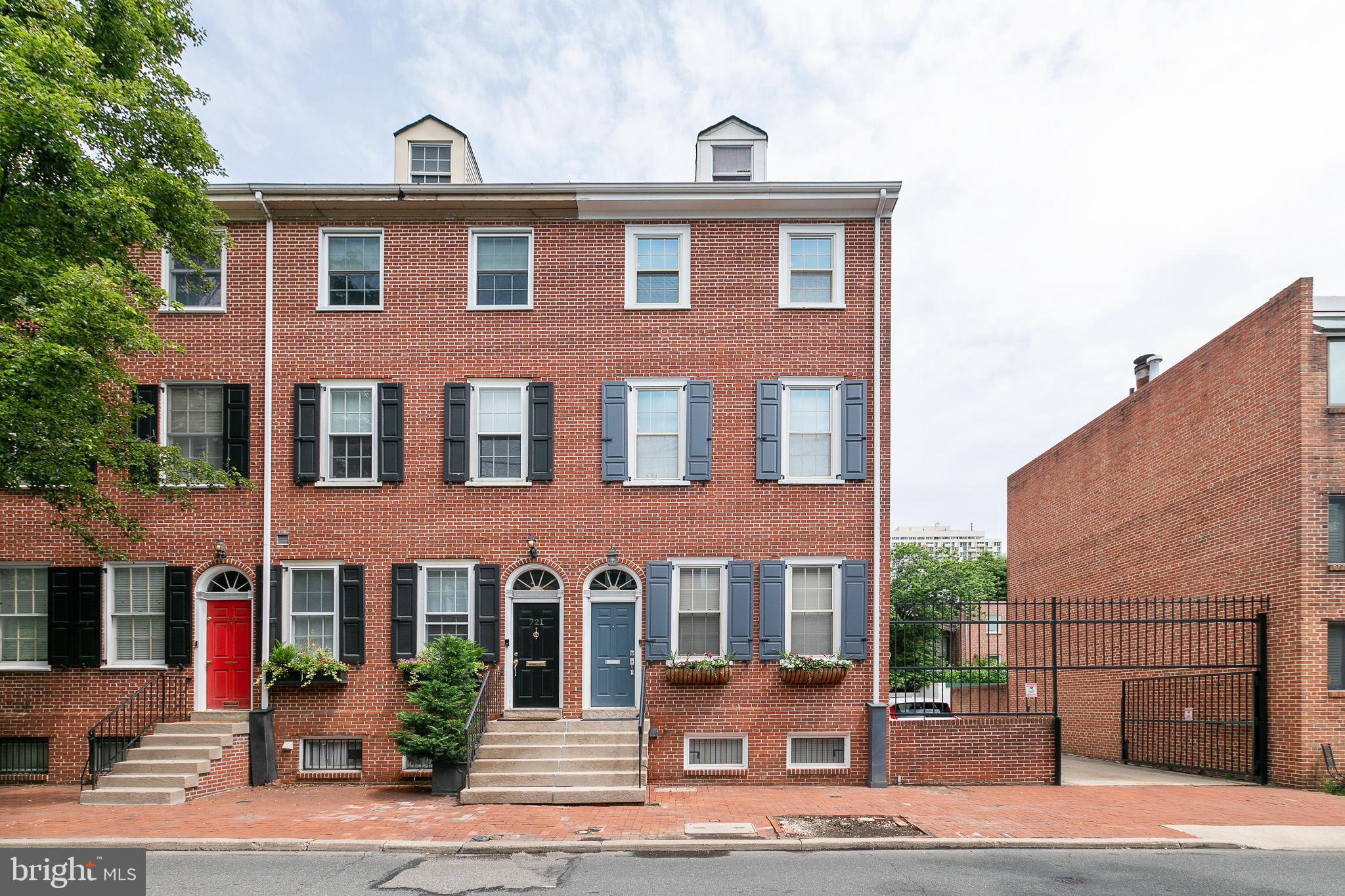 SOCIETY HILL - Residential