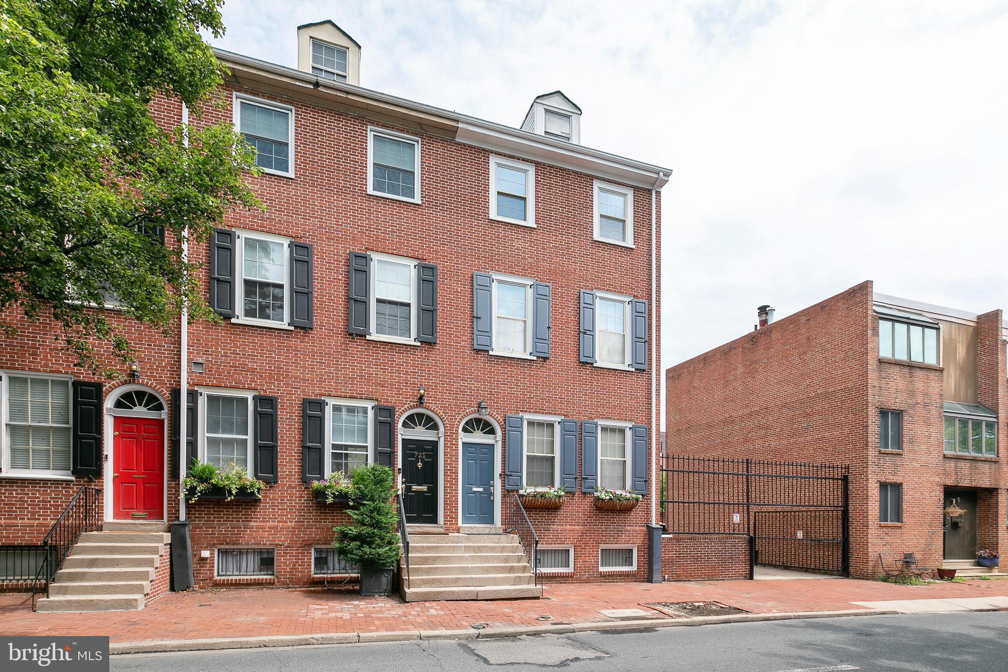 SOCIETY HILL - Residential