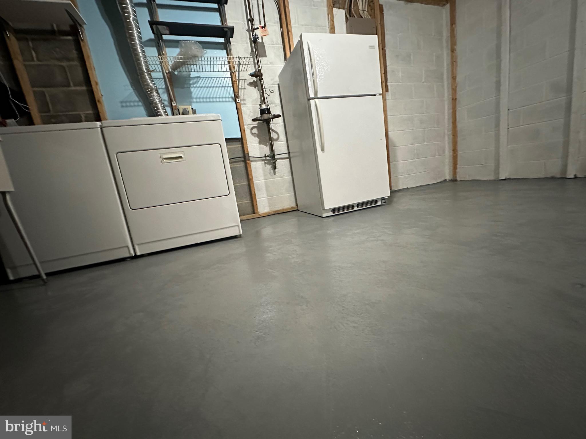 GREENTREE VILLAGE - Residential Lease