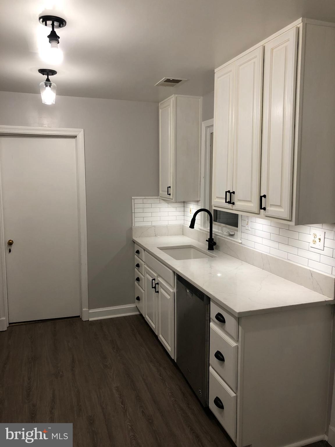 OAKLAND TERRACE - Residential Lease