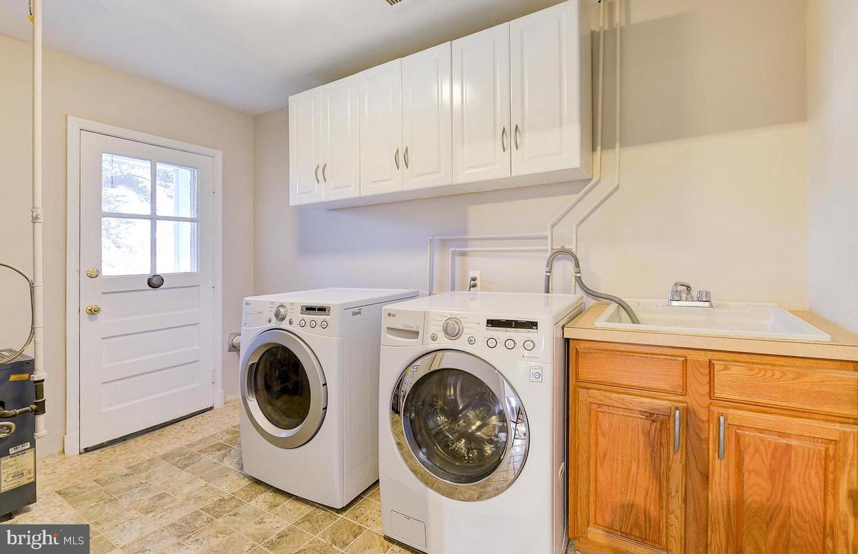 OAKLAND TERRACE - Residential Lease