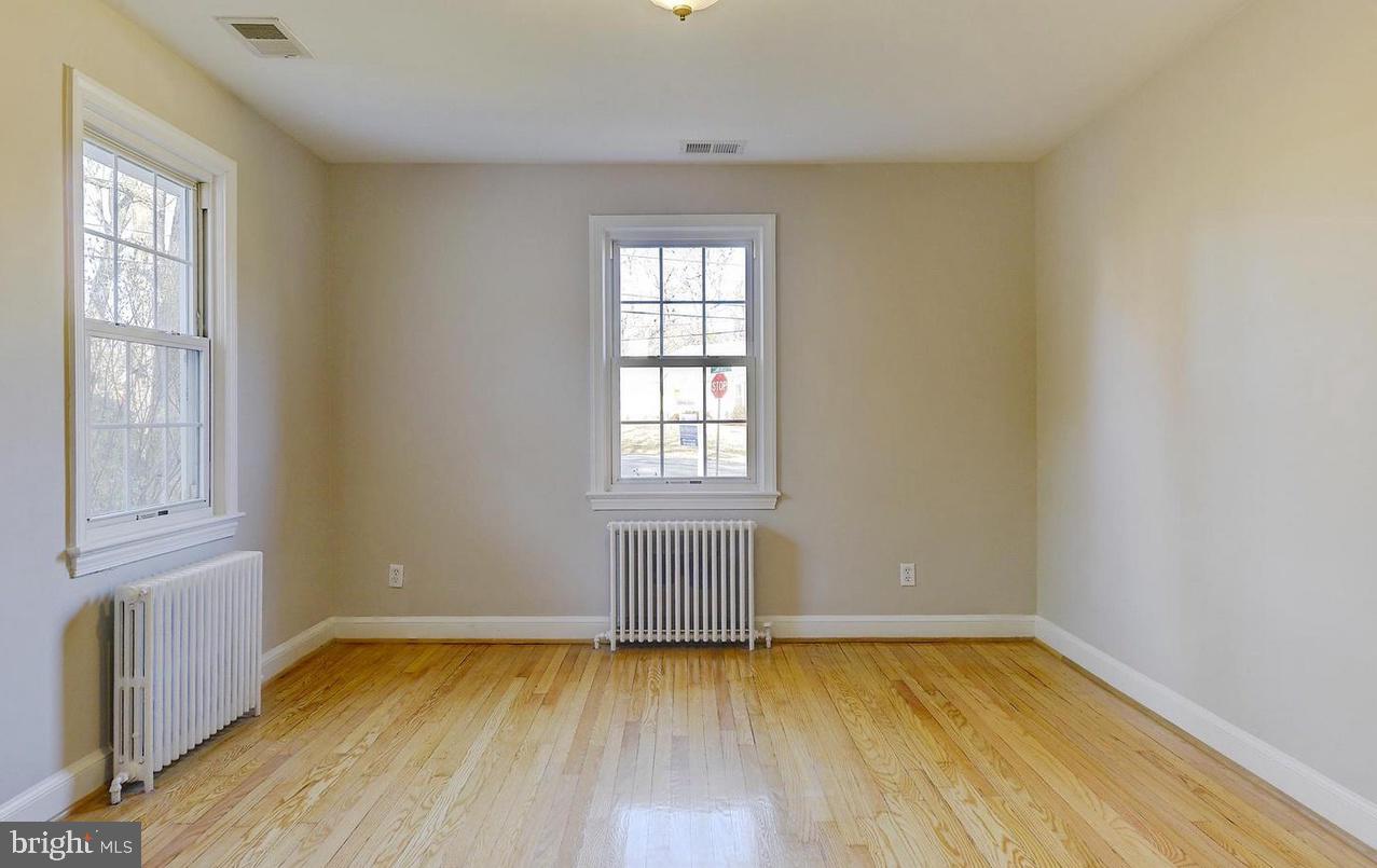 OAKLAND TERRACE - Residential Lease