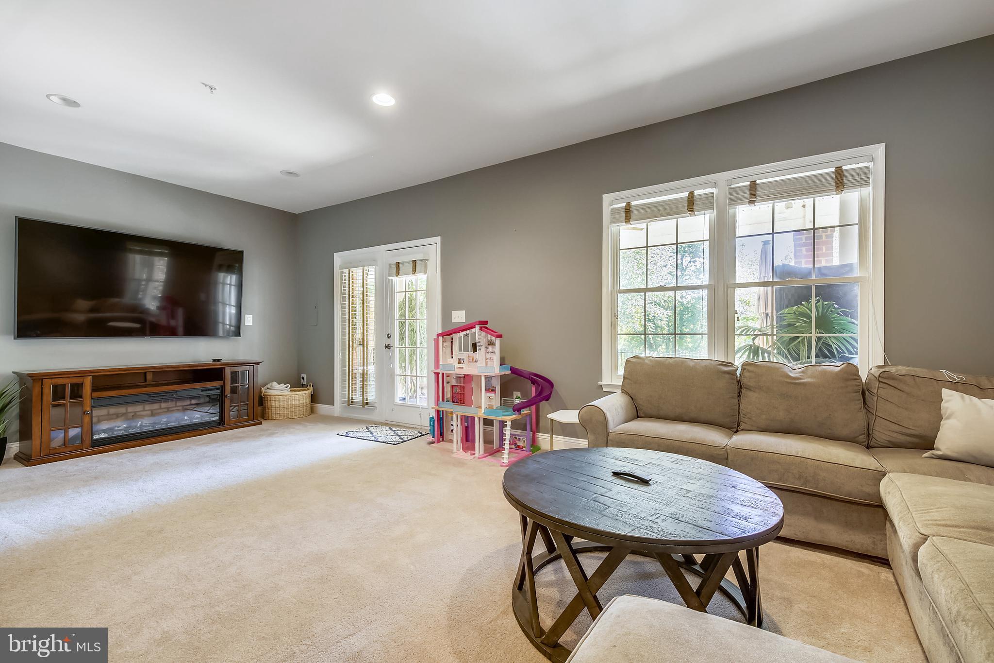 RIVER CREEK - Residential