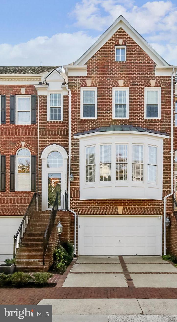 RIVER CREEK - Residential