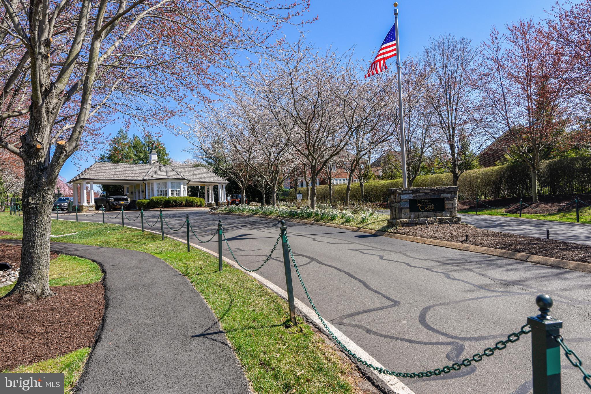 RIVER CREEK - Residential