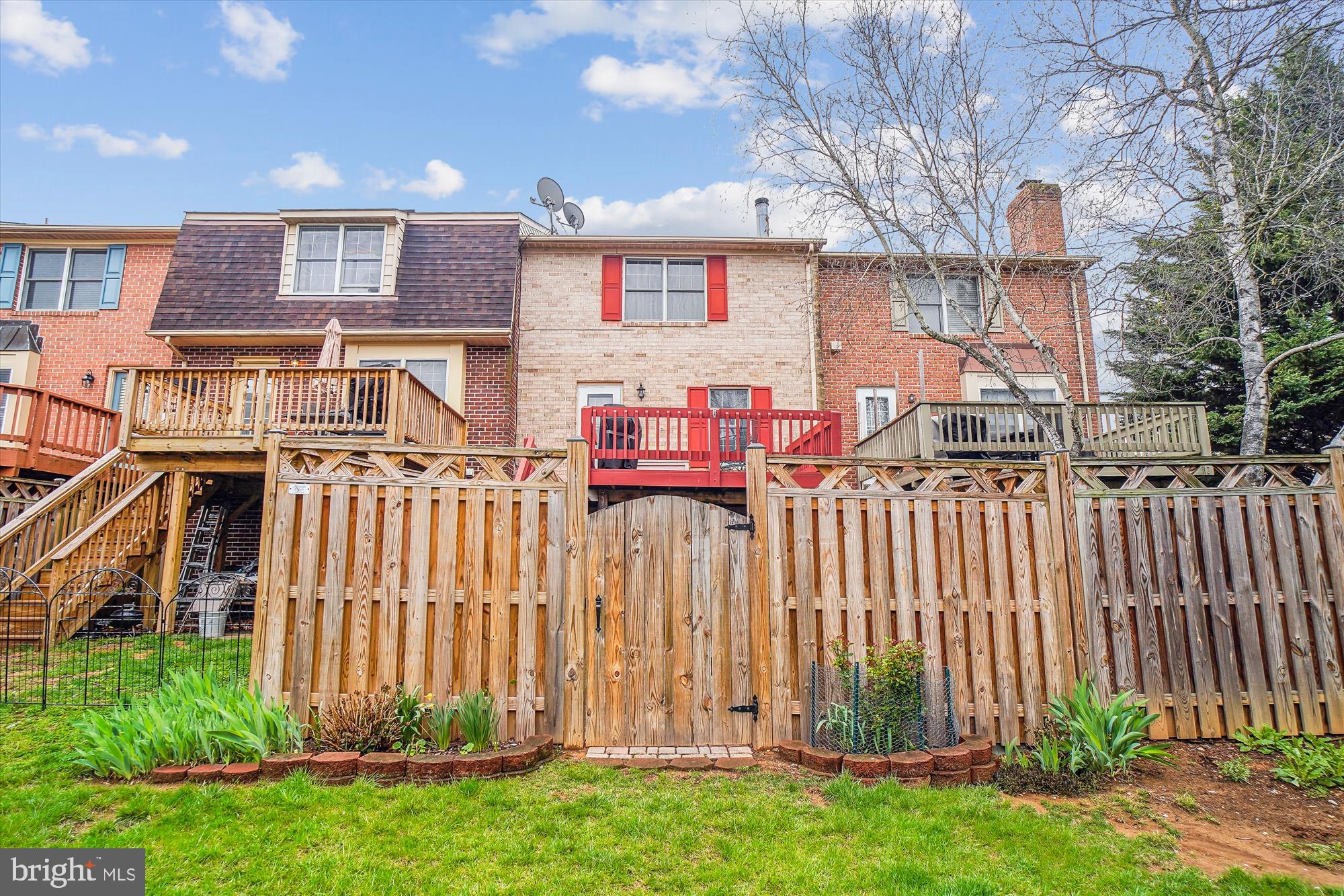 8020 HOLLOW REED COURT