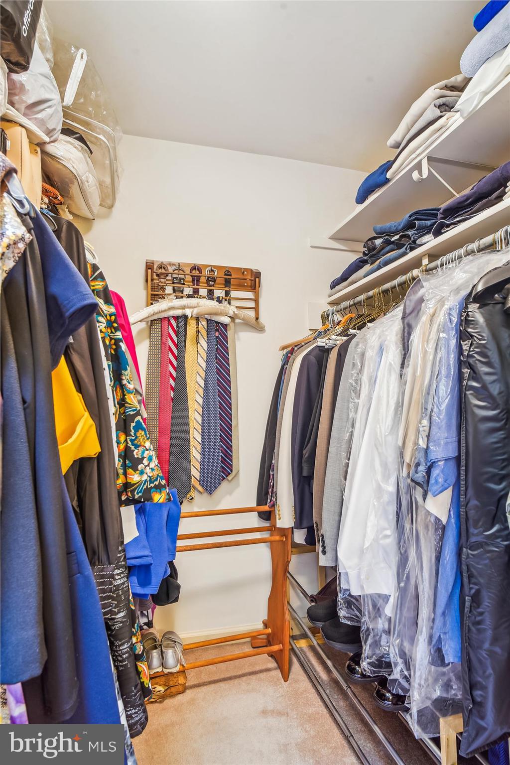 WATERSIDE - Residential