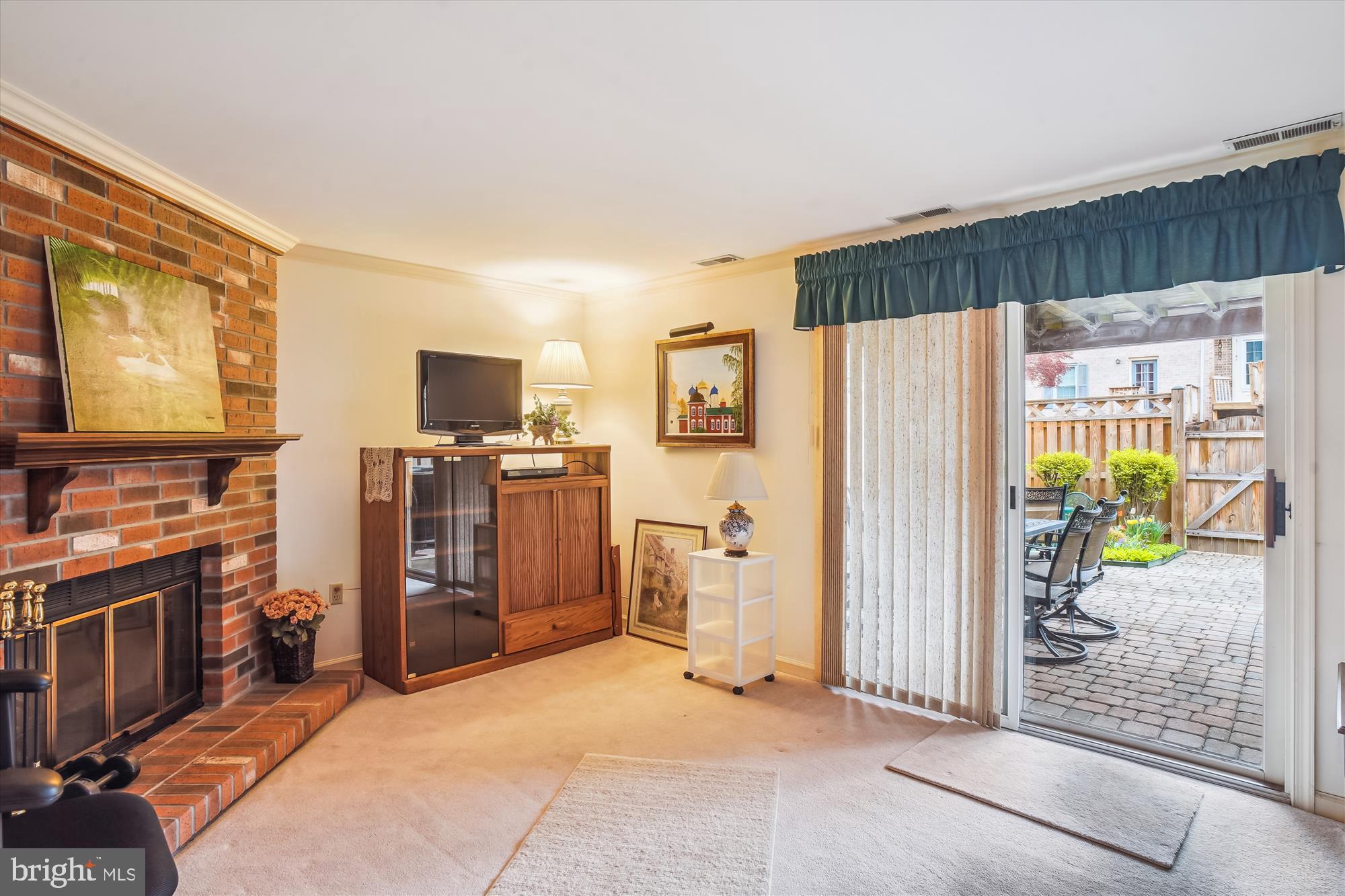 WATERSIDE - Residential