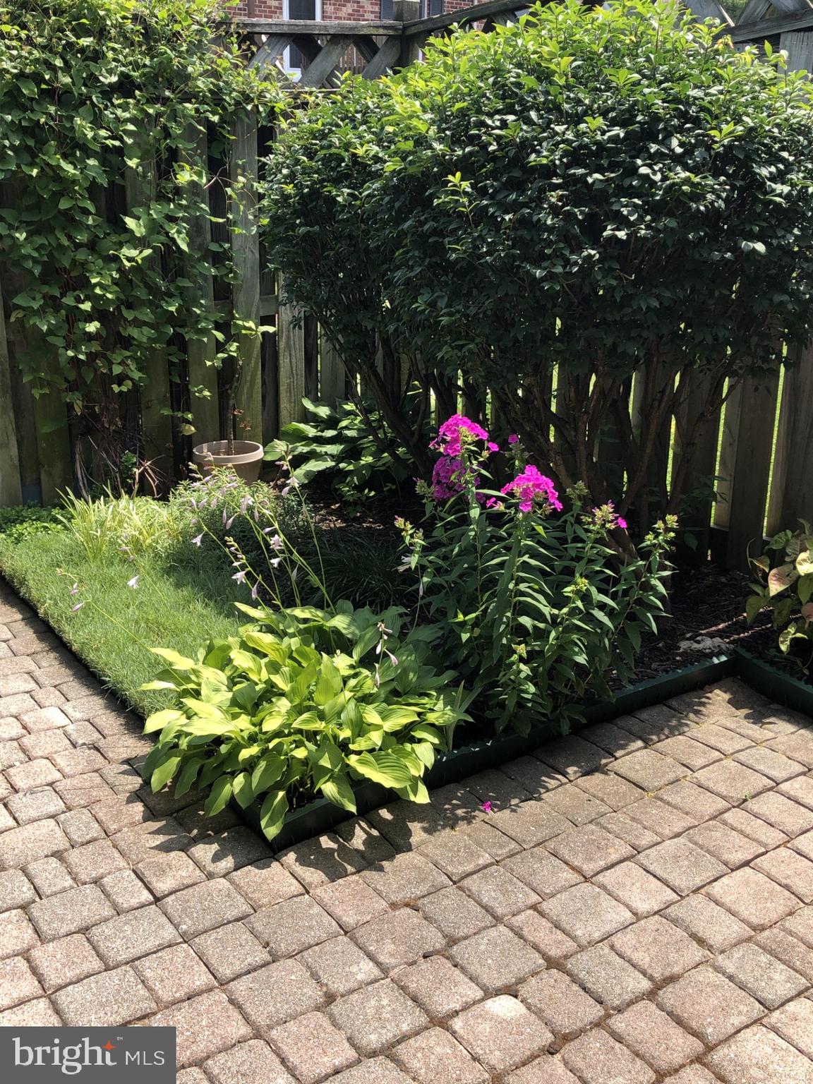 WATERSIDE - Residential