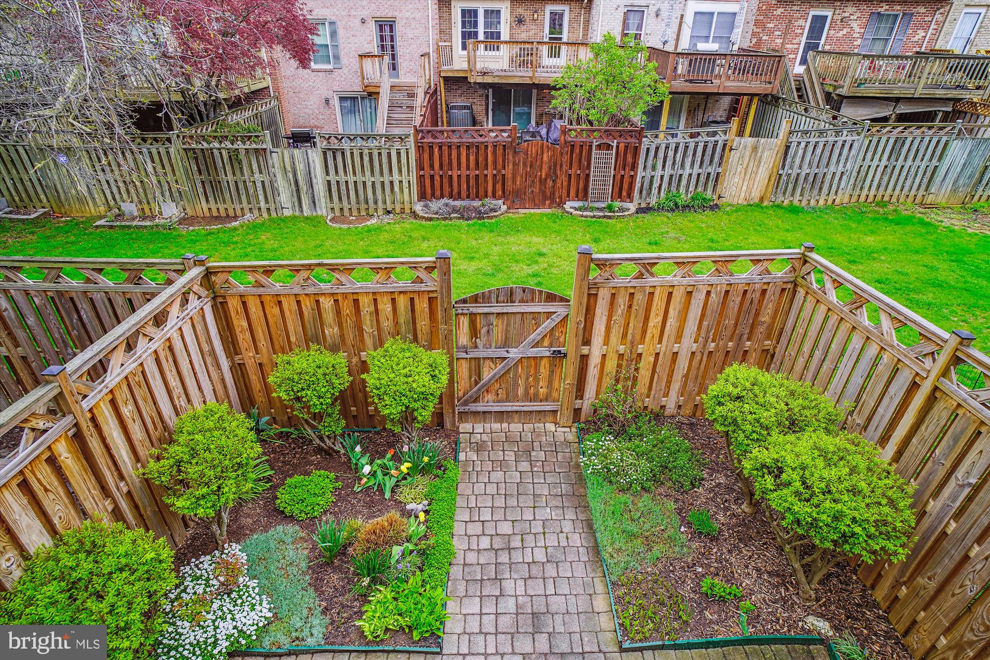 WATERSIDE - Residential