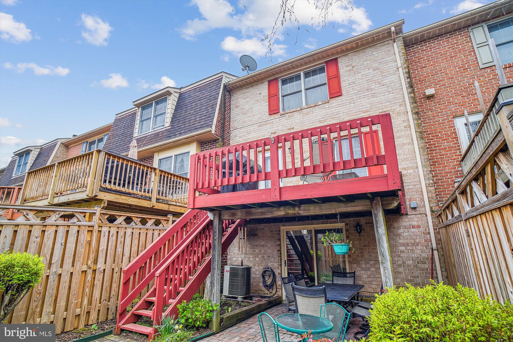 WATERSIDE - Residential