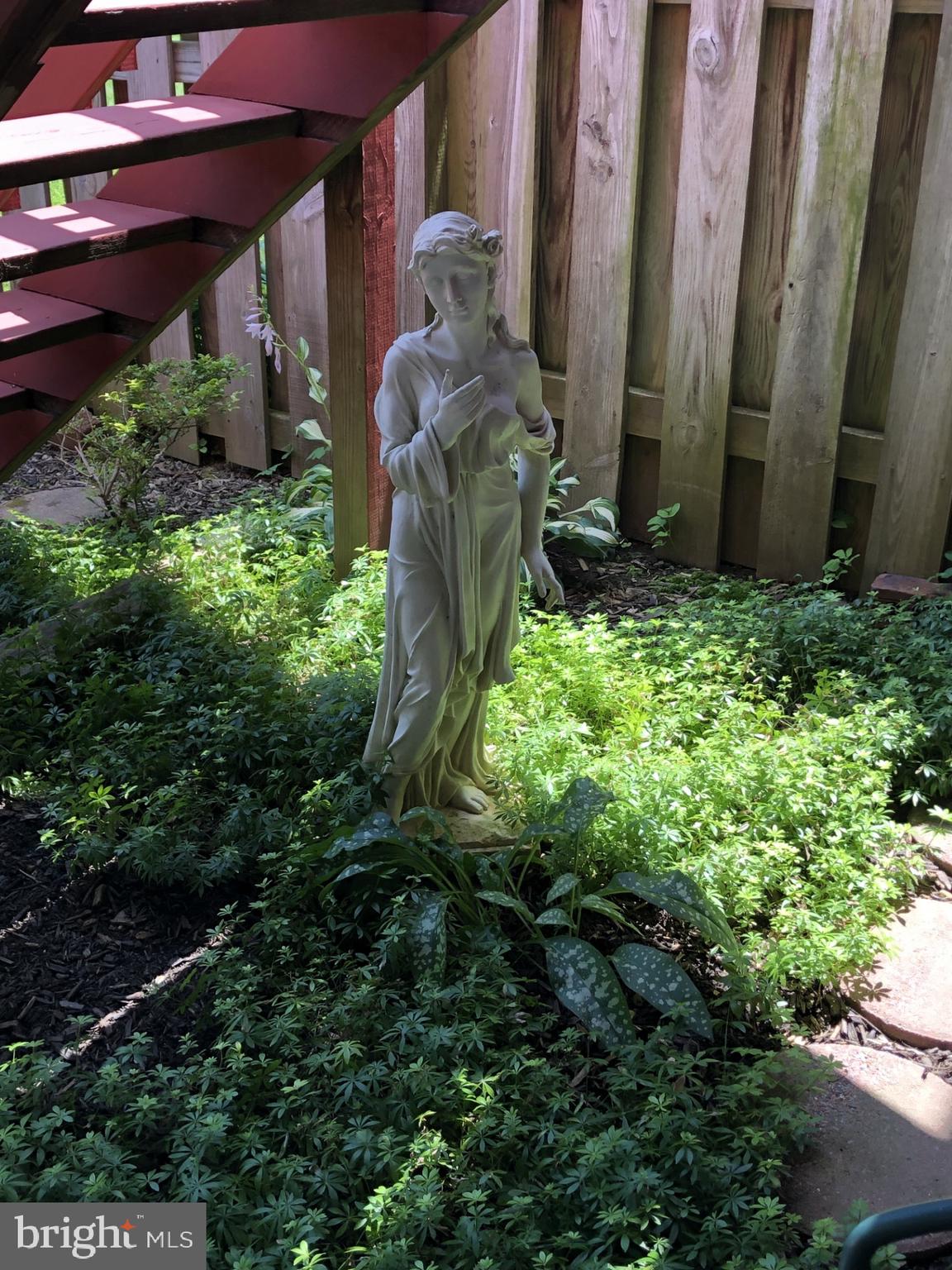 WATERSIDE - Residential