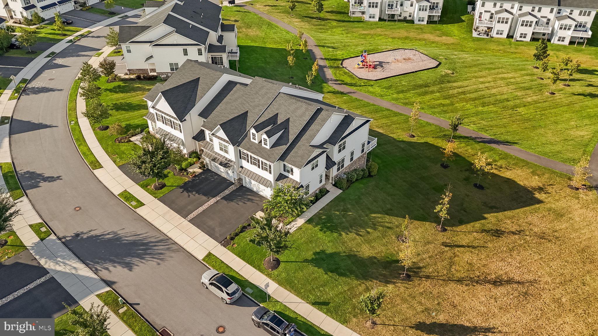 470 LEE PLACE