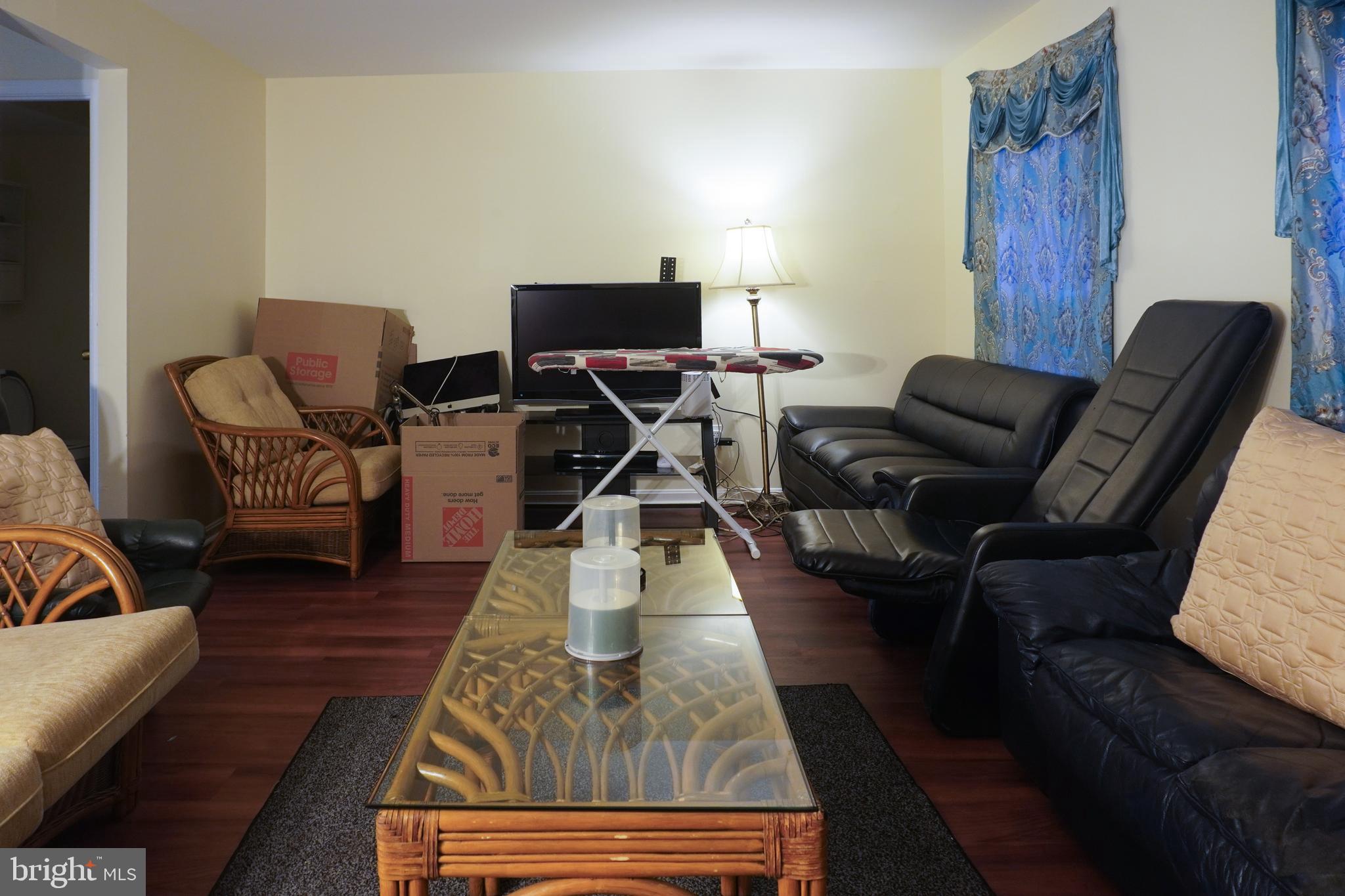 SHADOW OAK - Residential