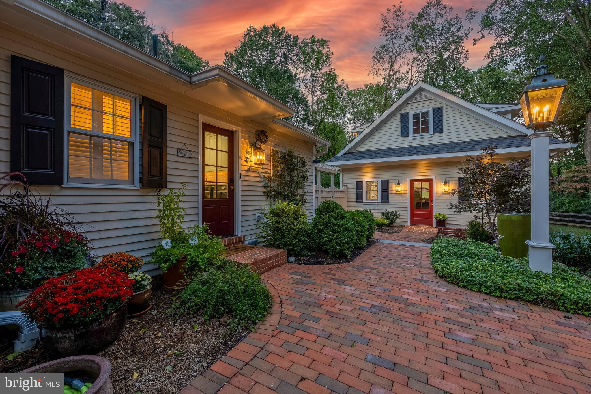 RADNOR HUNT - Residential