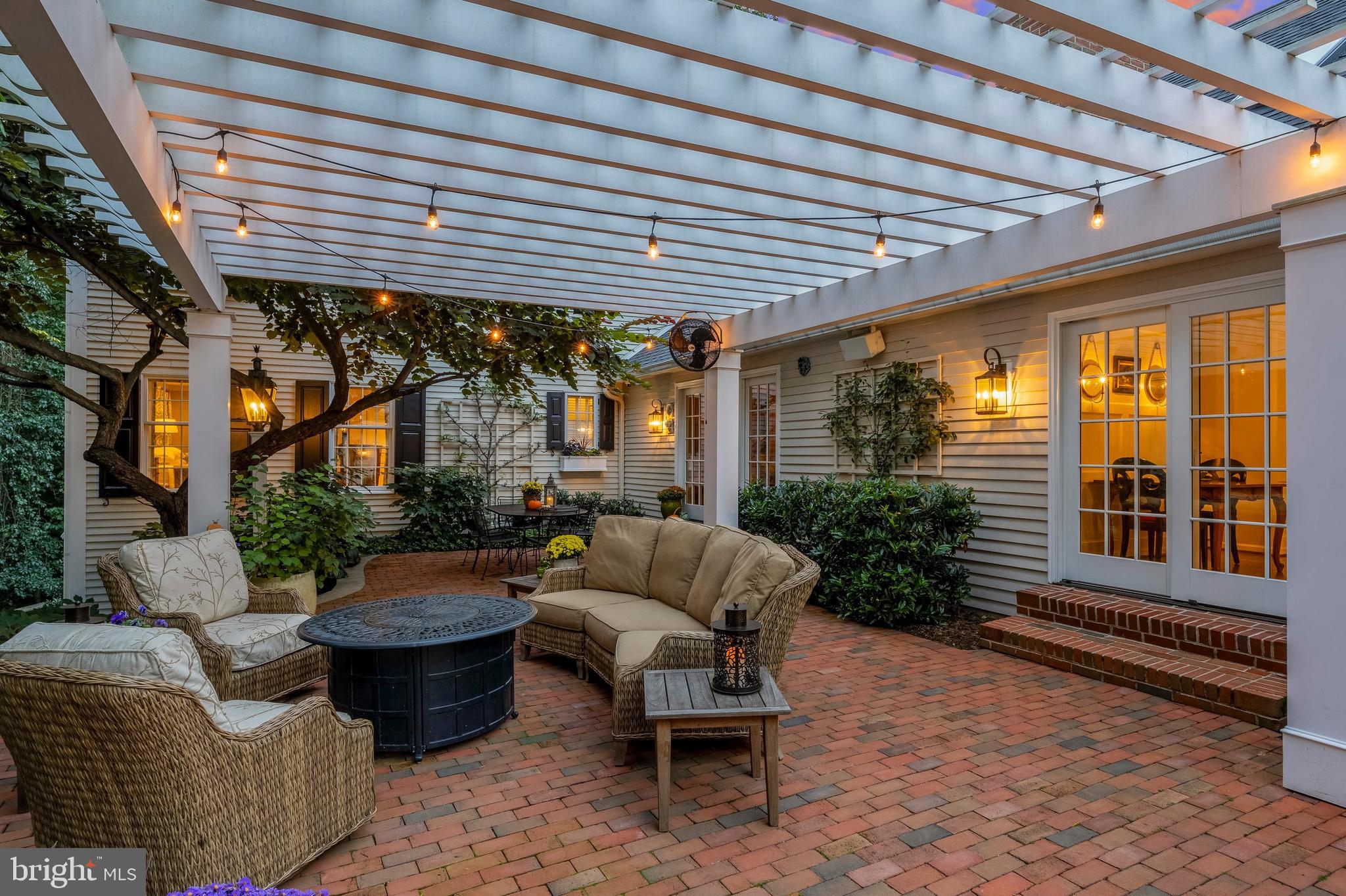 RADNOR HUNT - Residential