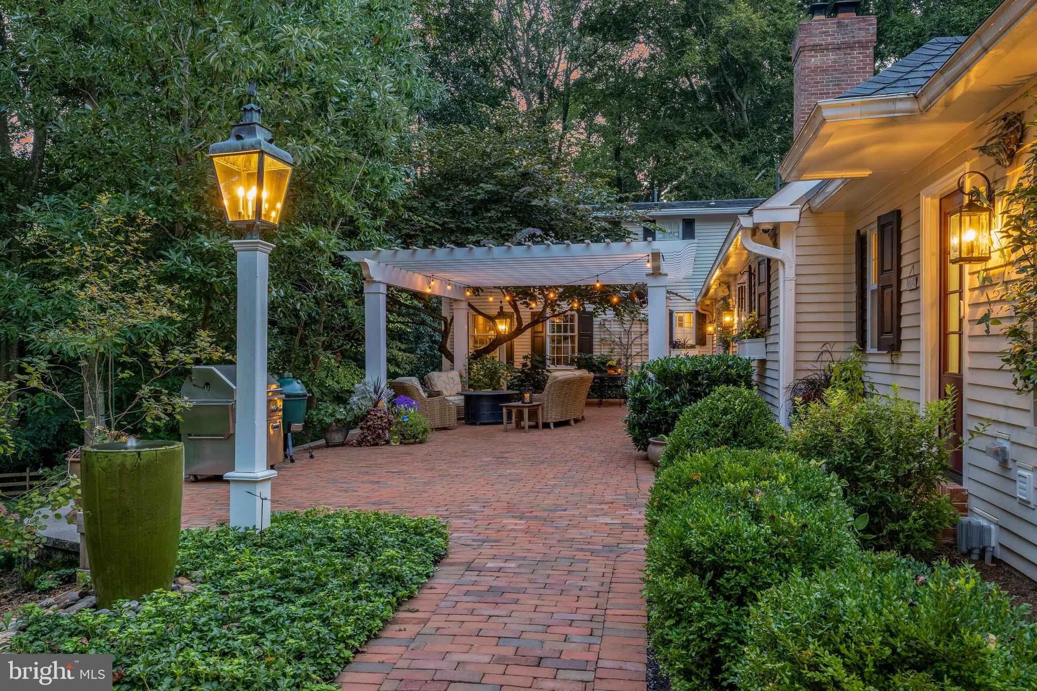 RADNOR HUNT - Residential