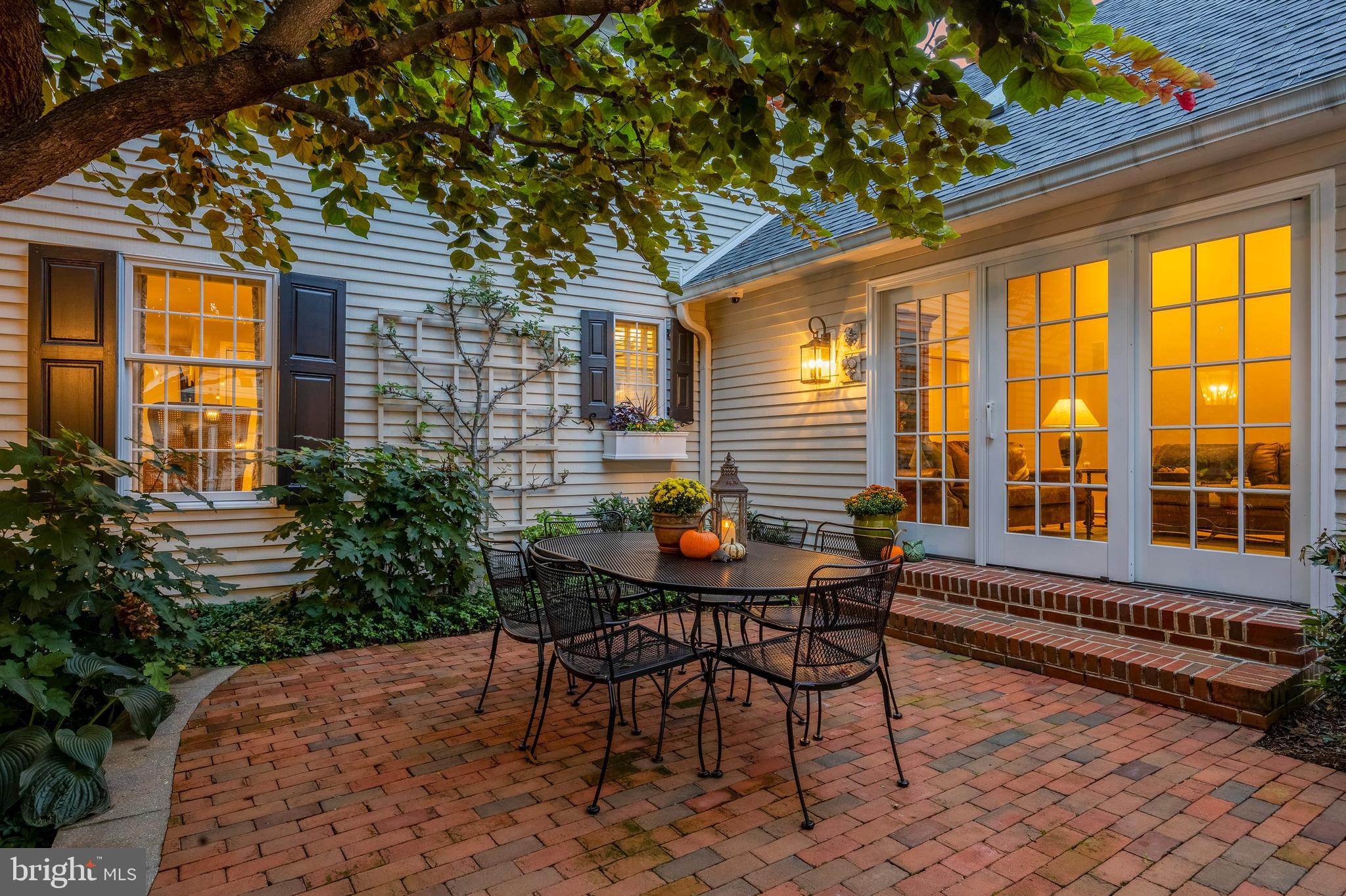 RADNOR HUNT - Residential