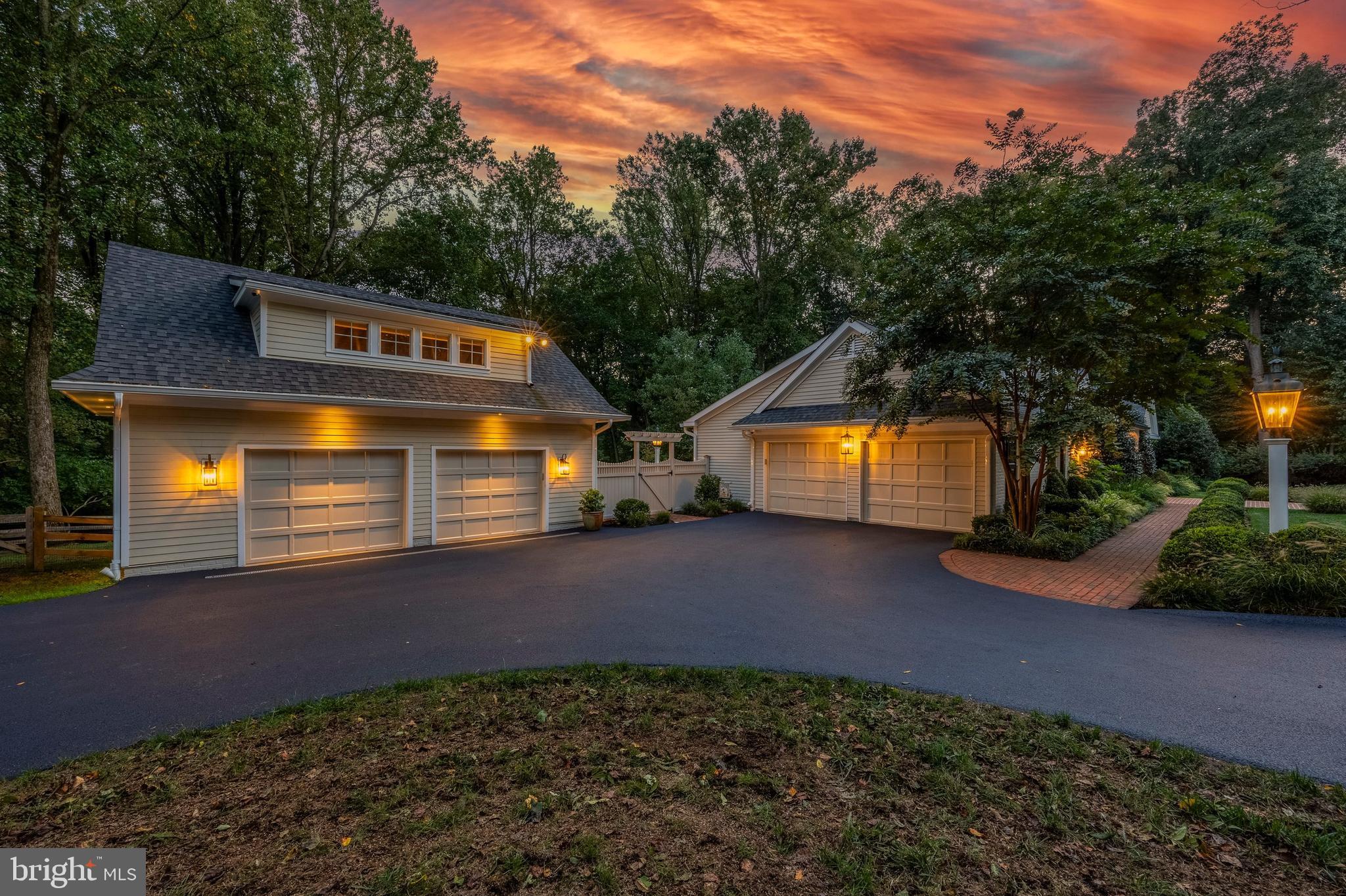 RADNOR HUNT - Residential