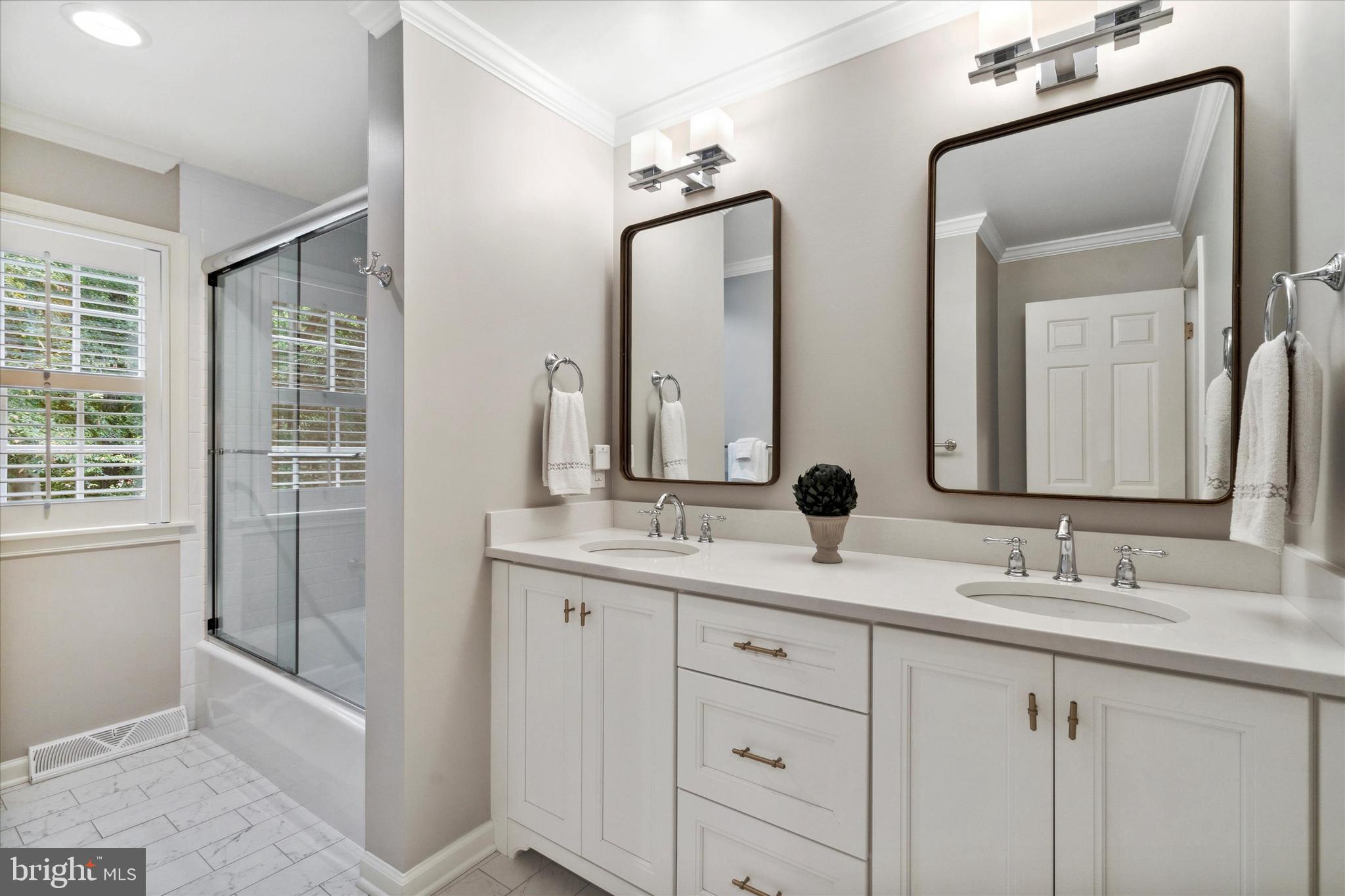 RADNOR HUNT - Residential