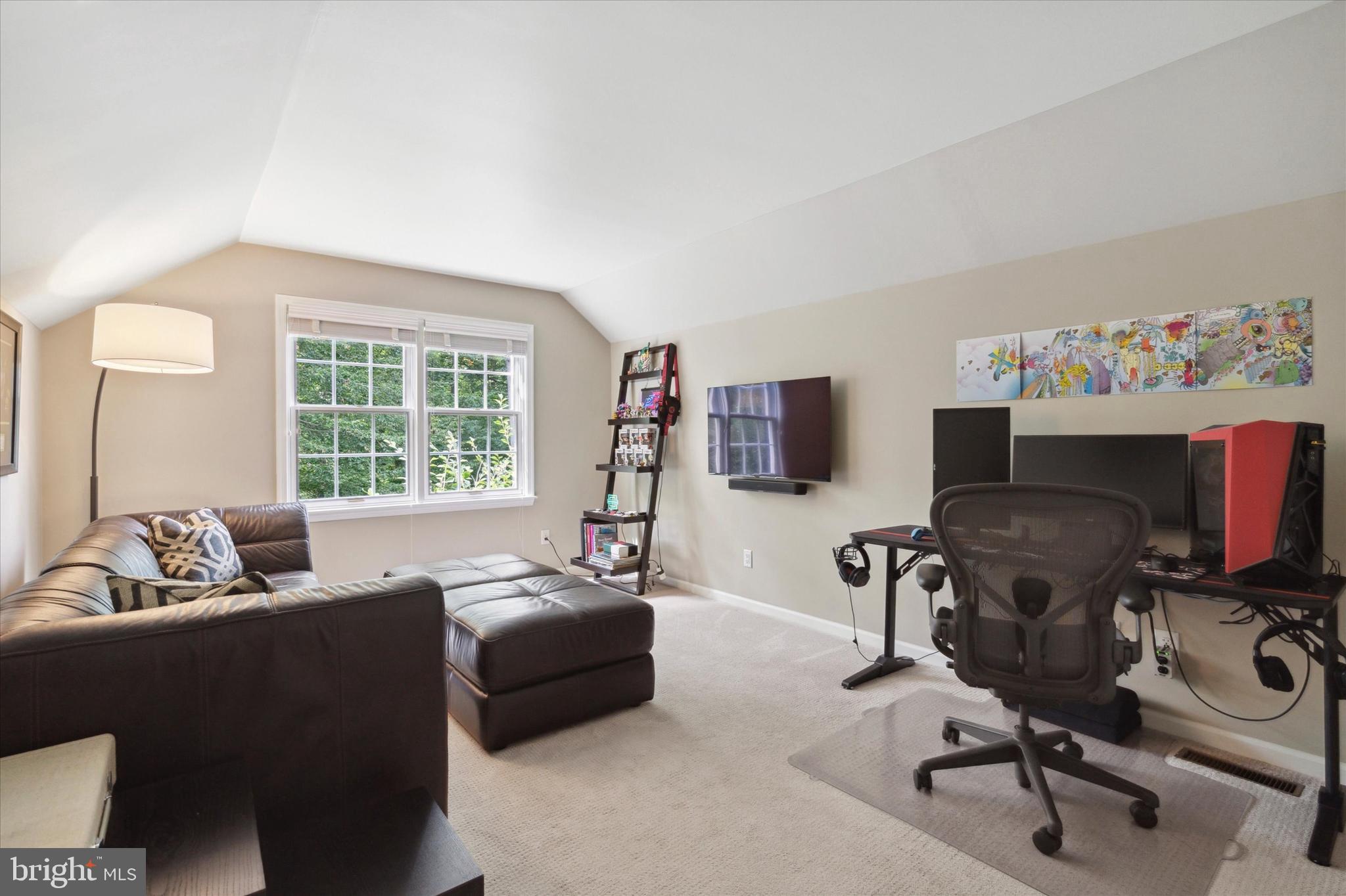 RADNOR HUNT - Residential