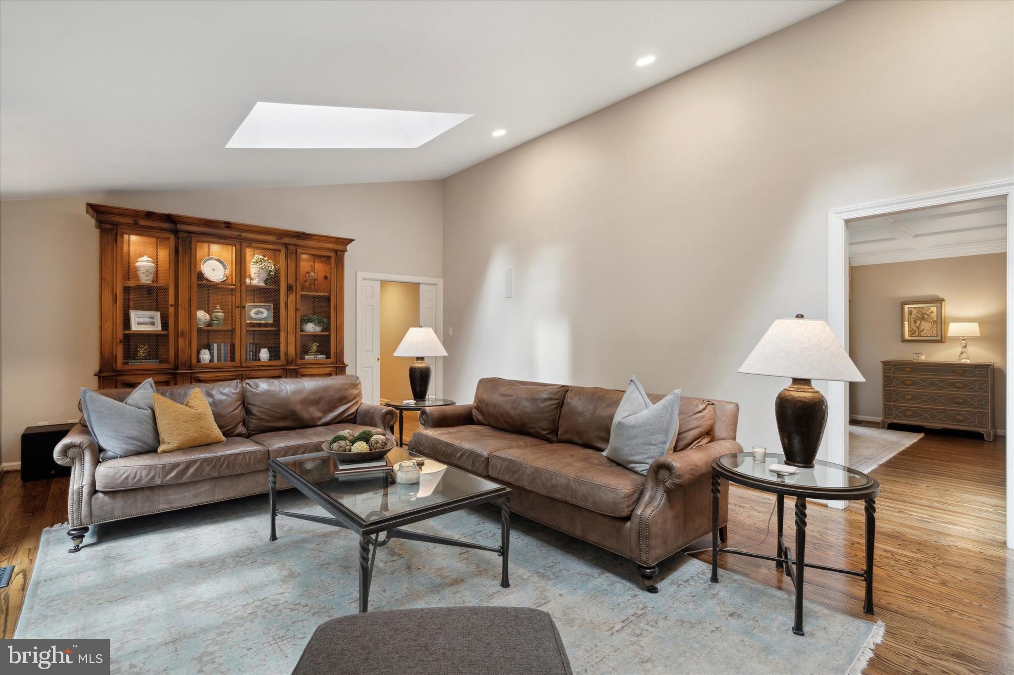 RADNOR HUNT - Residential