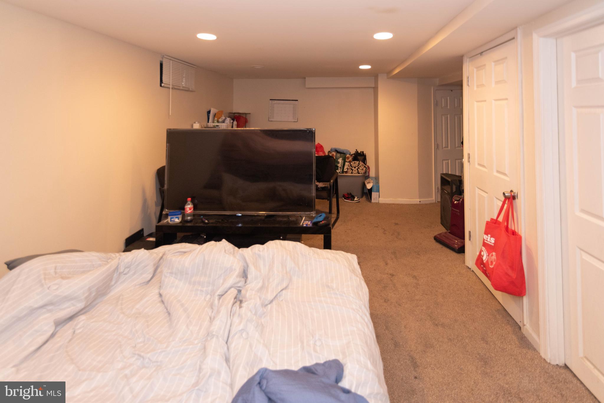 HOLLAND HILL - Residential