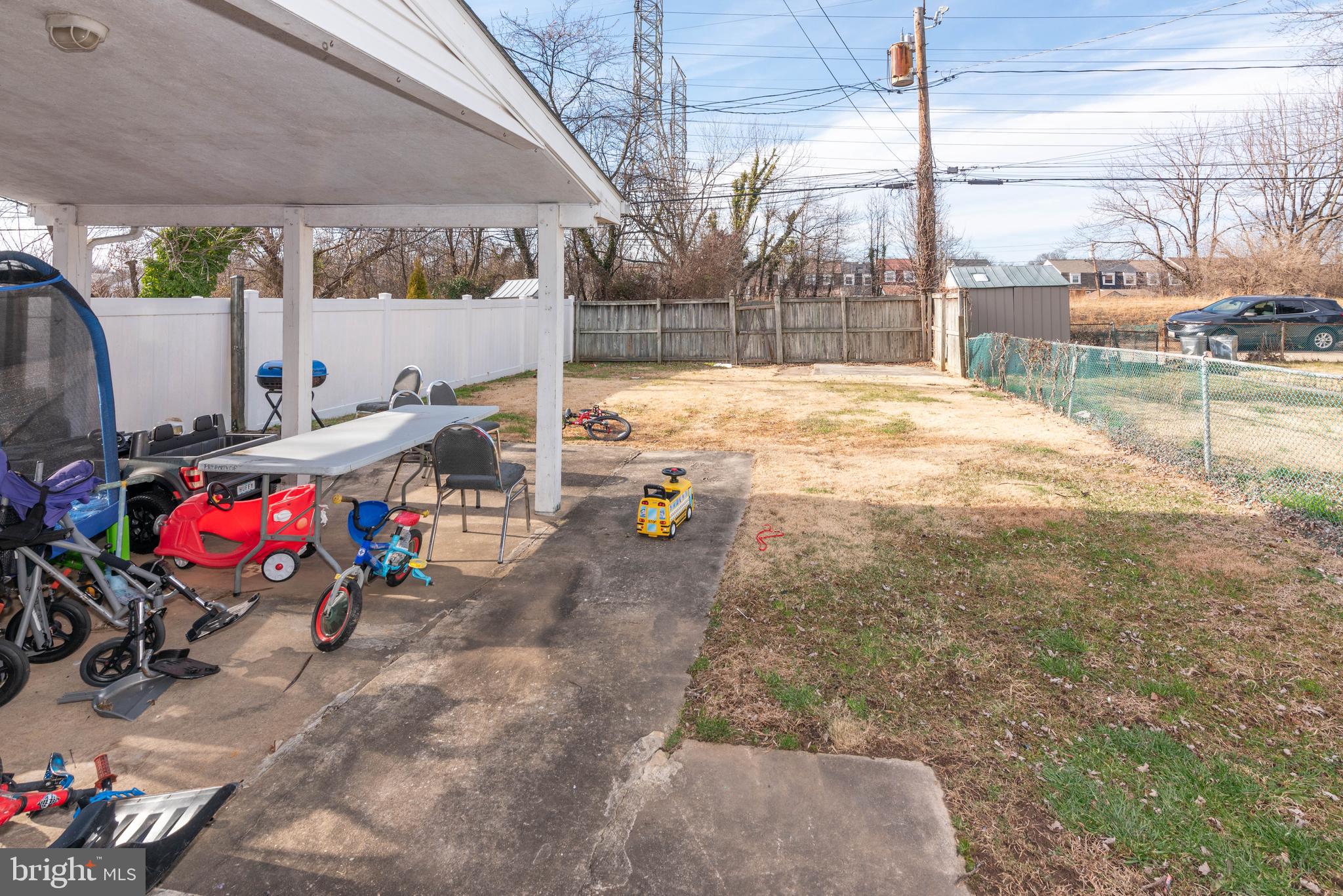 HOLLAND HILL - Residential