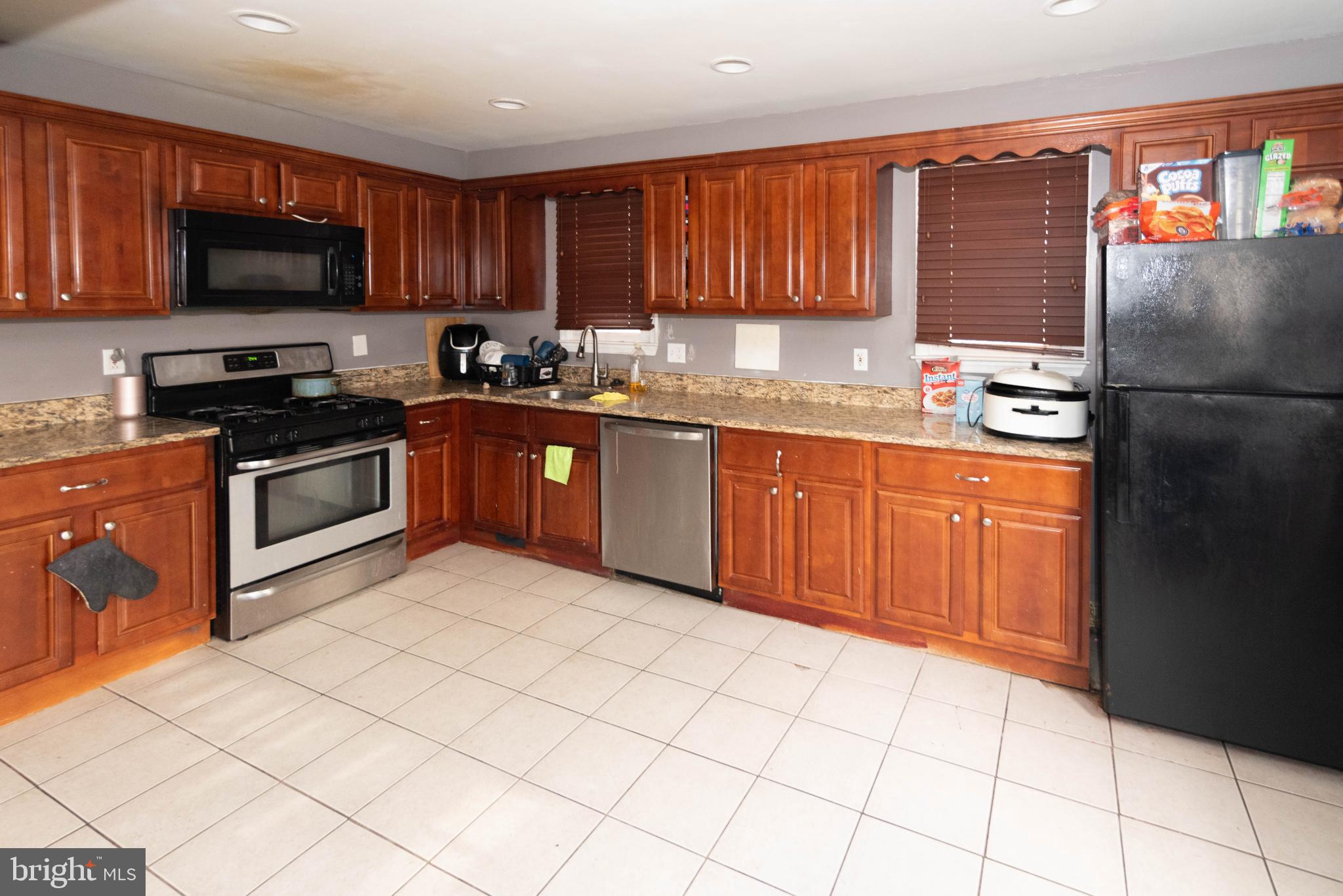 HOLLAND HILL - Residential