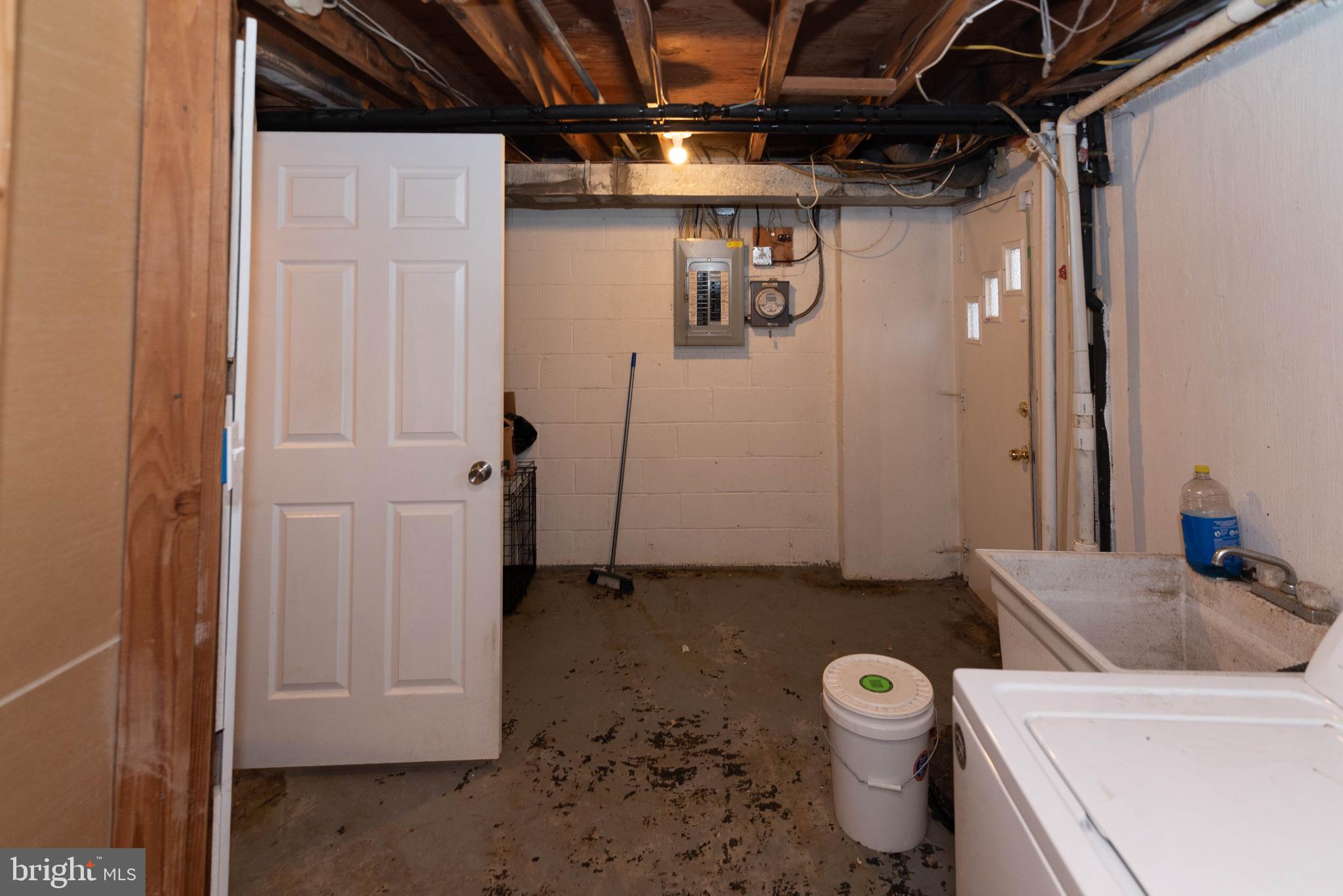 HOLLAND HILL - Residential