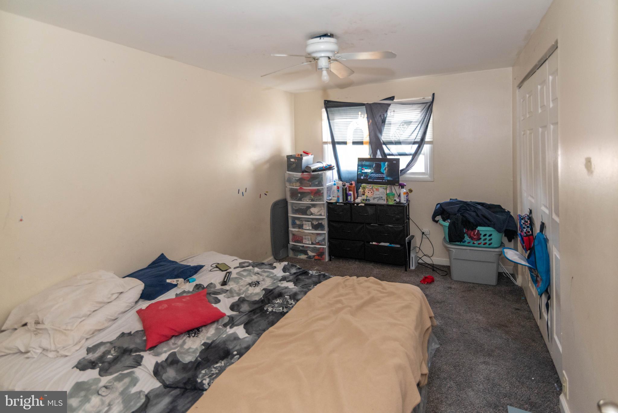 HOLLAND HILL - Residential