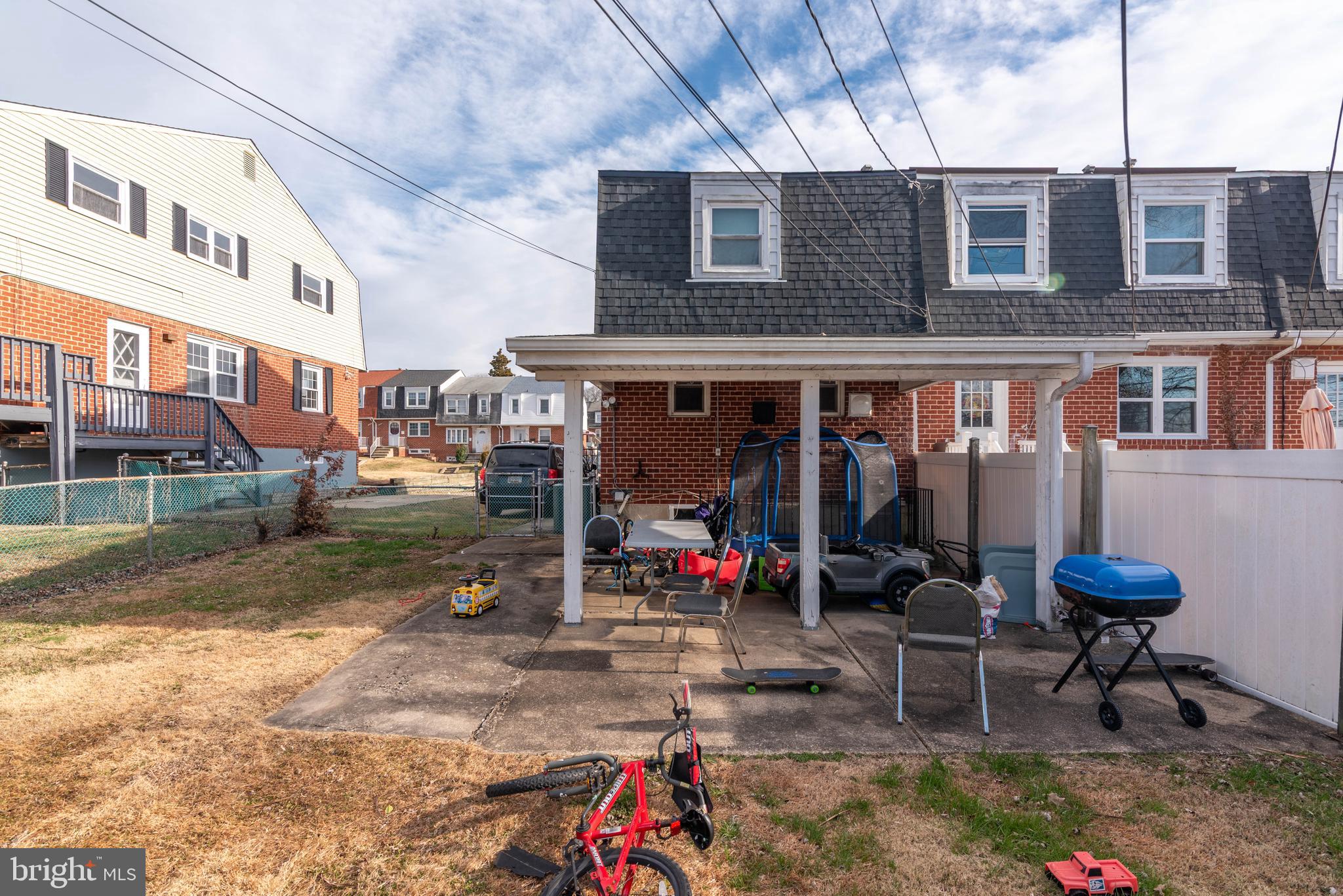 HOLLAND HILL - Residential