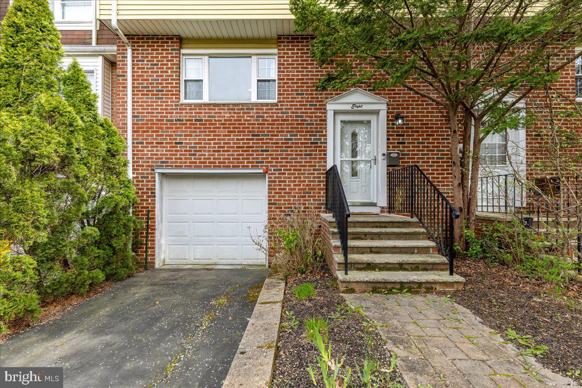 8 TRAFALGAR COURT