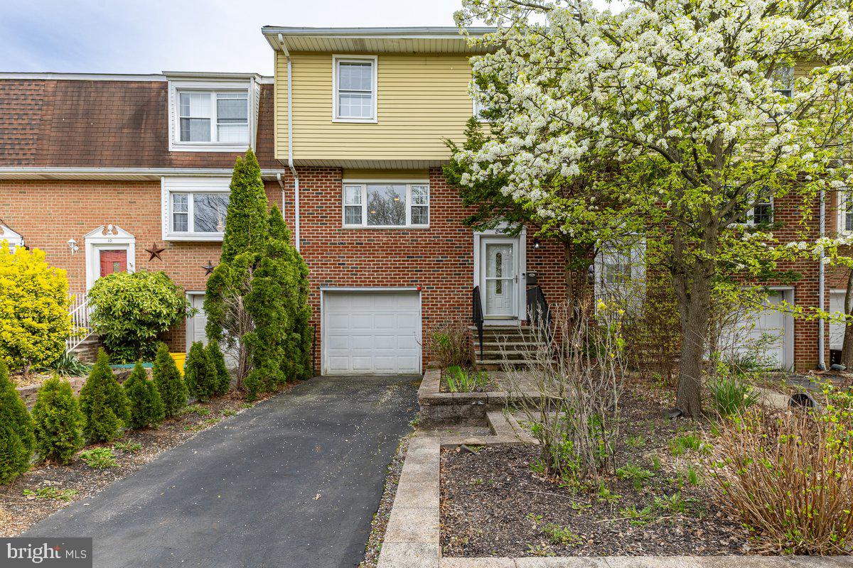 8 TRAFALGAR COURT