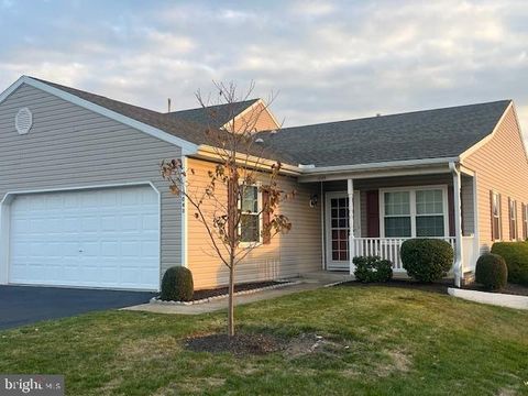 1043 VILLAGE WAY 1043 YORK PA 17404